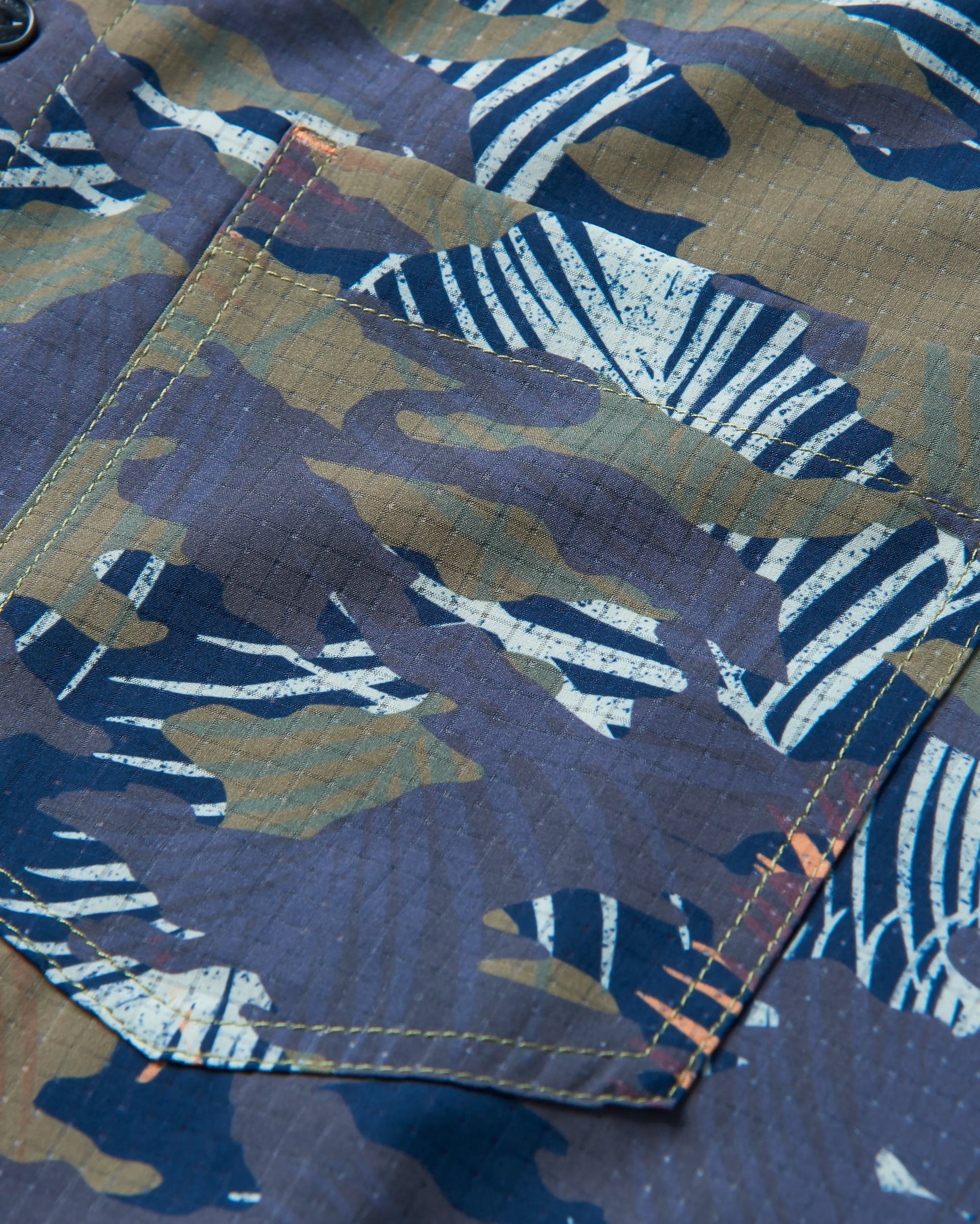 365 Active Shirt - Palm Camo Apricot - Image 10