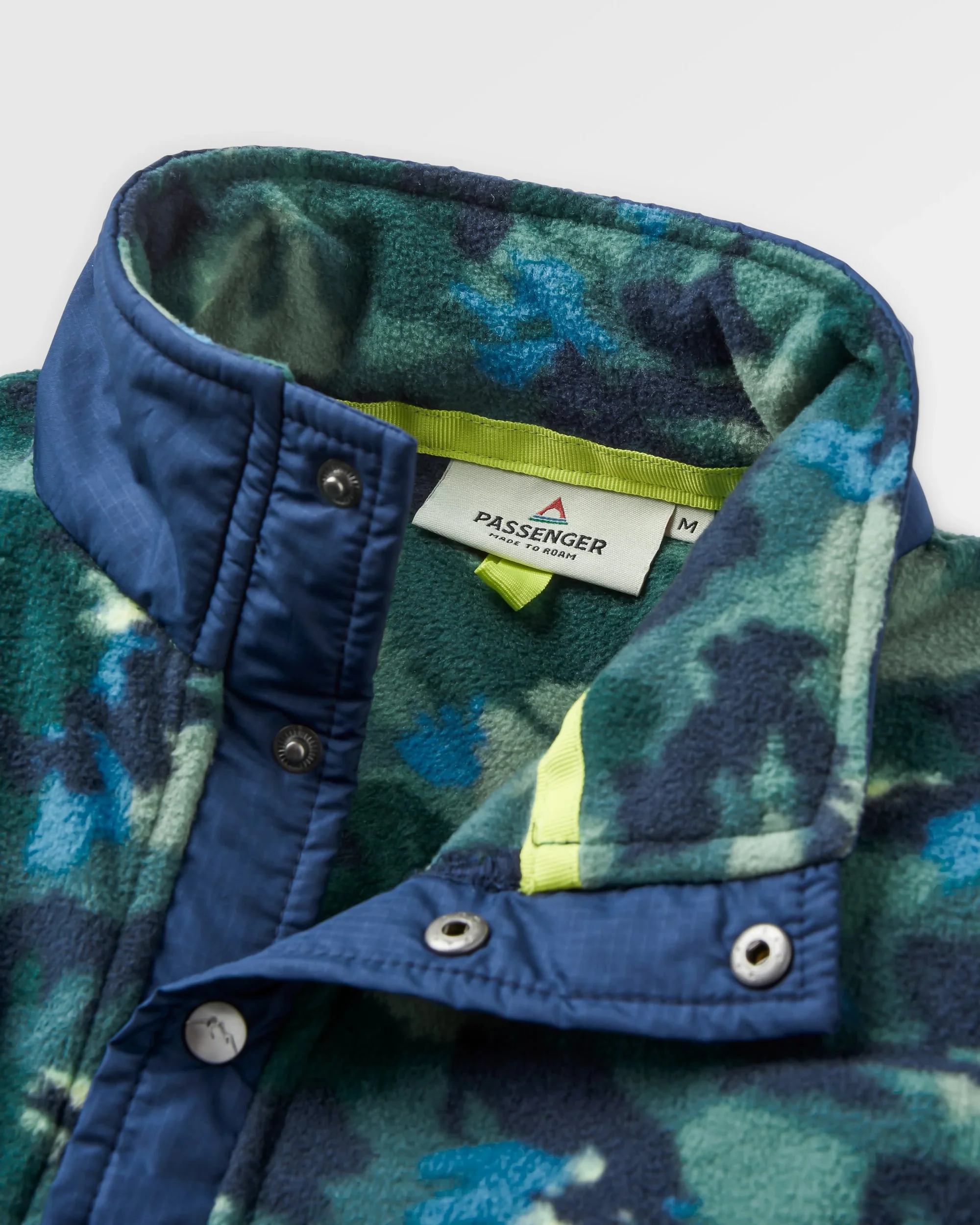 Adrift Polar Fleece - Alpine Camo Rain Forest - Image 5