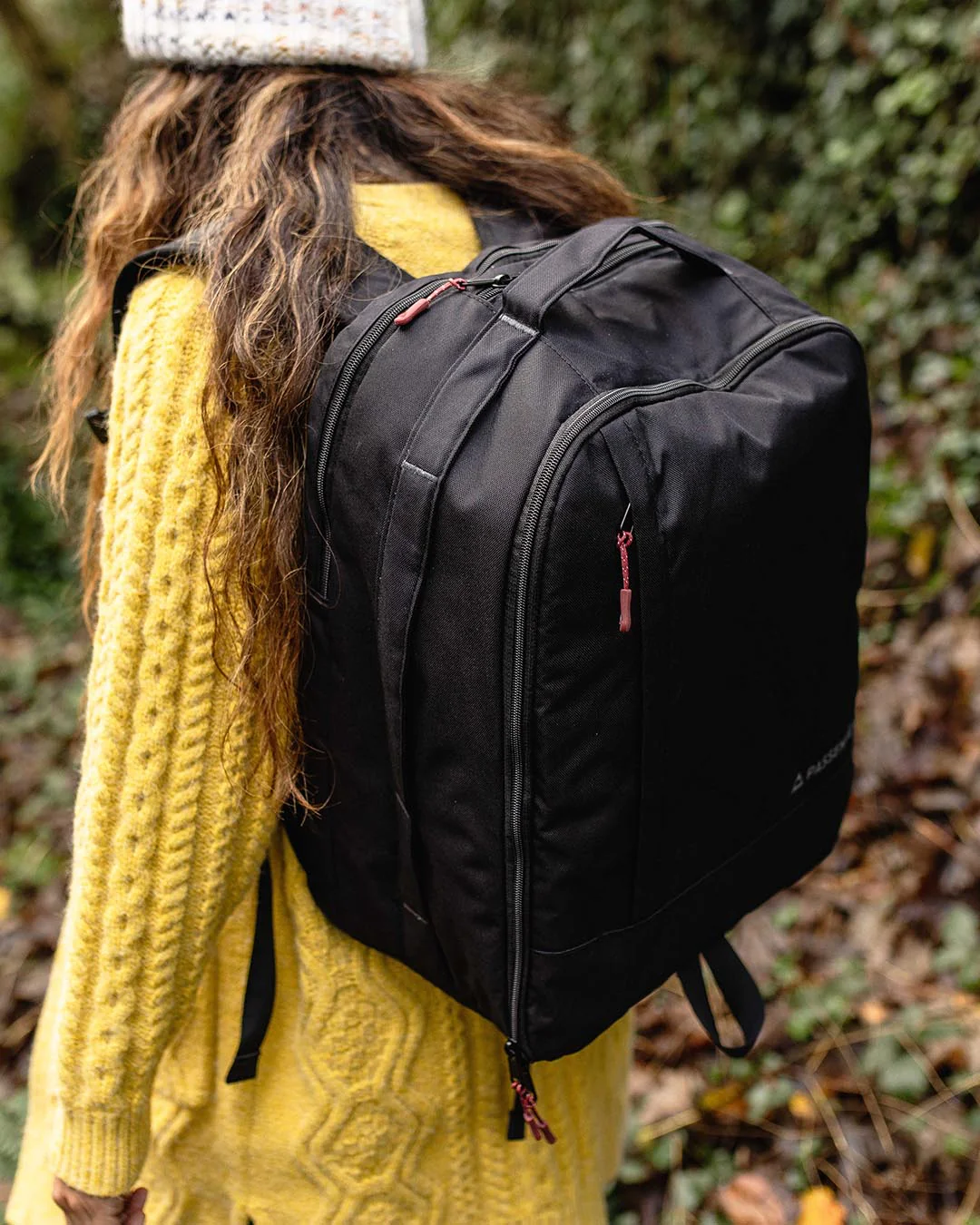 Ascent Weekender 35L Backpack - Black - Image 2