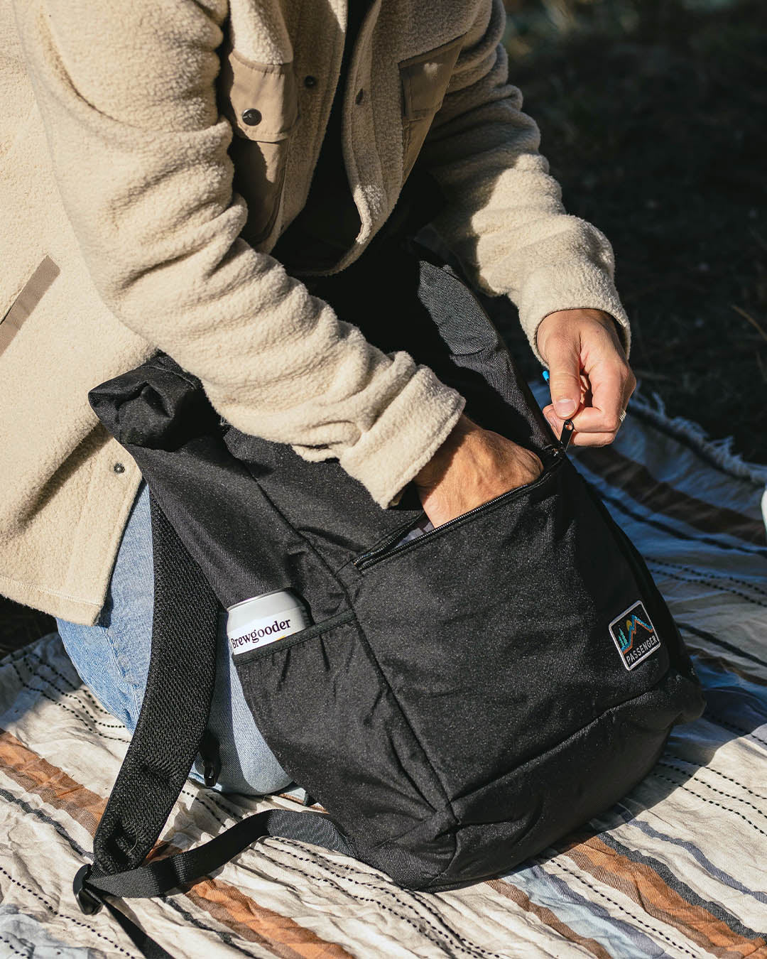 Backwoods Rolltop 32L Backpack - Black - Image 4
