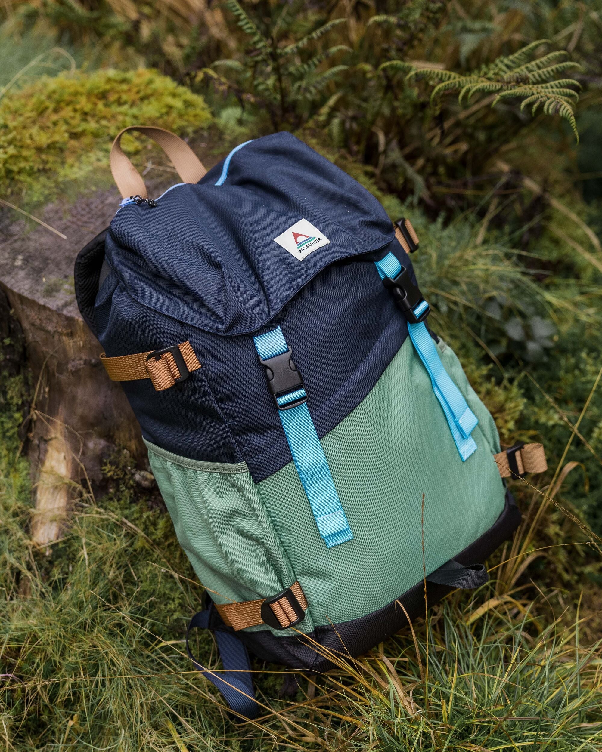 Boondocker 26L Backpack - Deep Navy/Laurel Green - Image 2