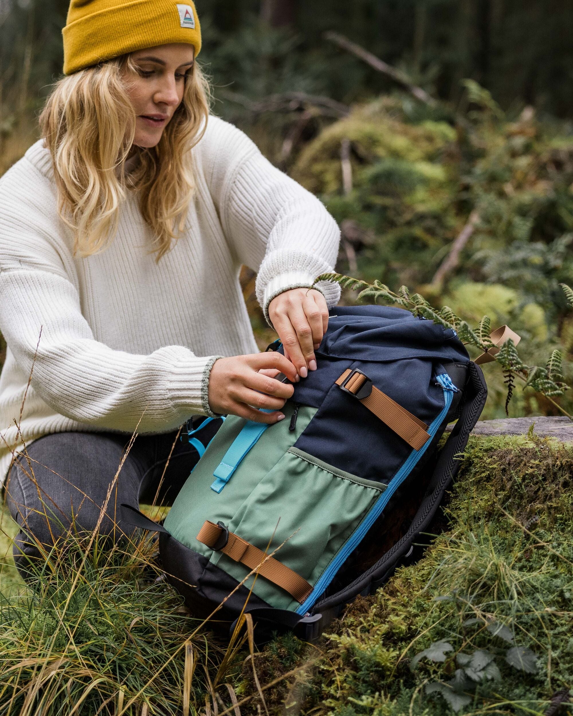 Boondocker 26L Backpack - Deep Navy/Laurel Green - Image 5