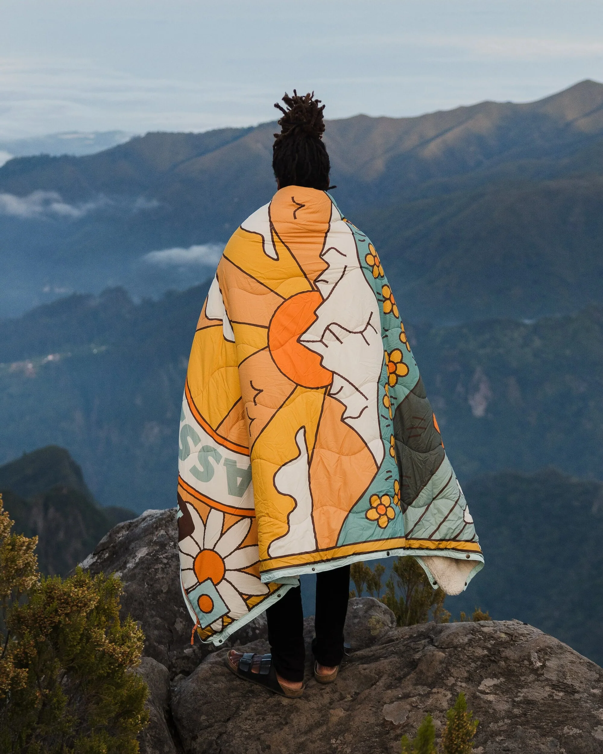 Cabin Sherpa Blanket - Seasonal Graphic/ Birch - Image 4