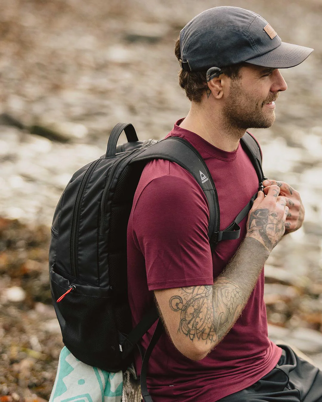 Canyon 25L Backpack - Black - Image 16