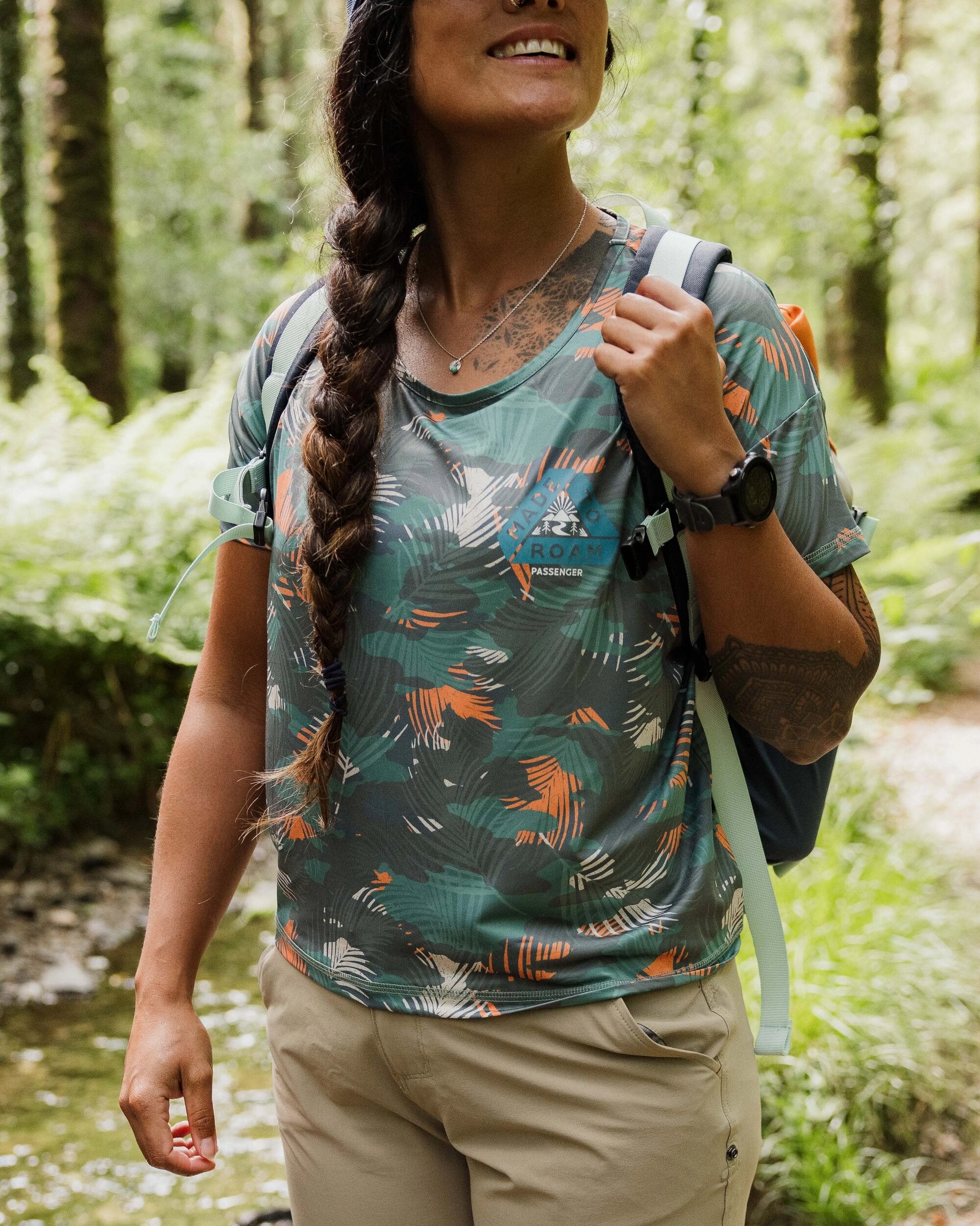 Chakra Tie Back Active T-Shirt - Palm Camo Deep Sea - Image 3
