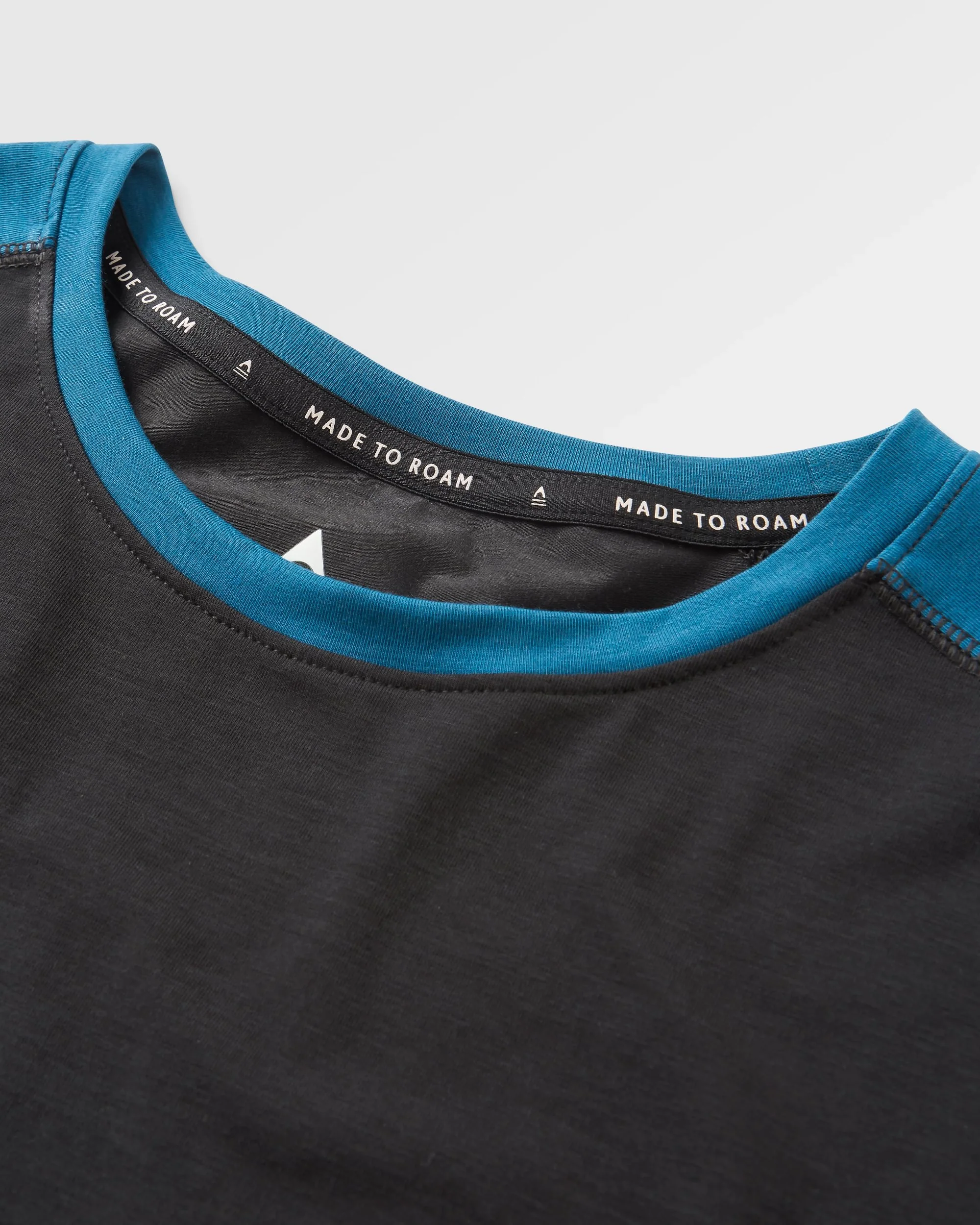 Chase The Light Drirelease® Active LS T-Shirt - Black - Image 7