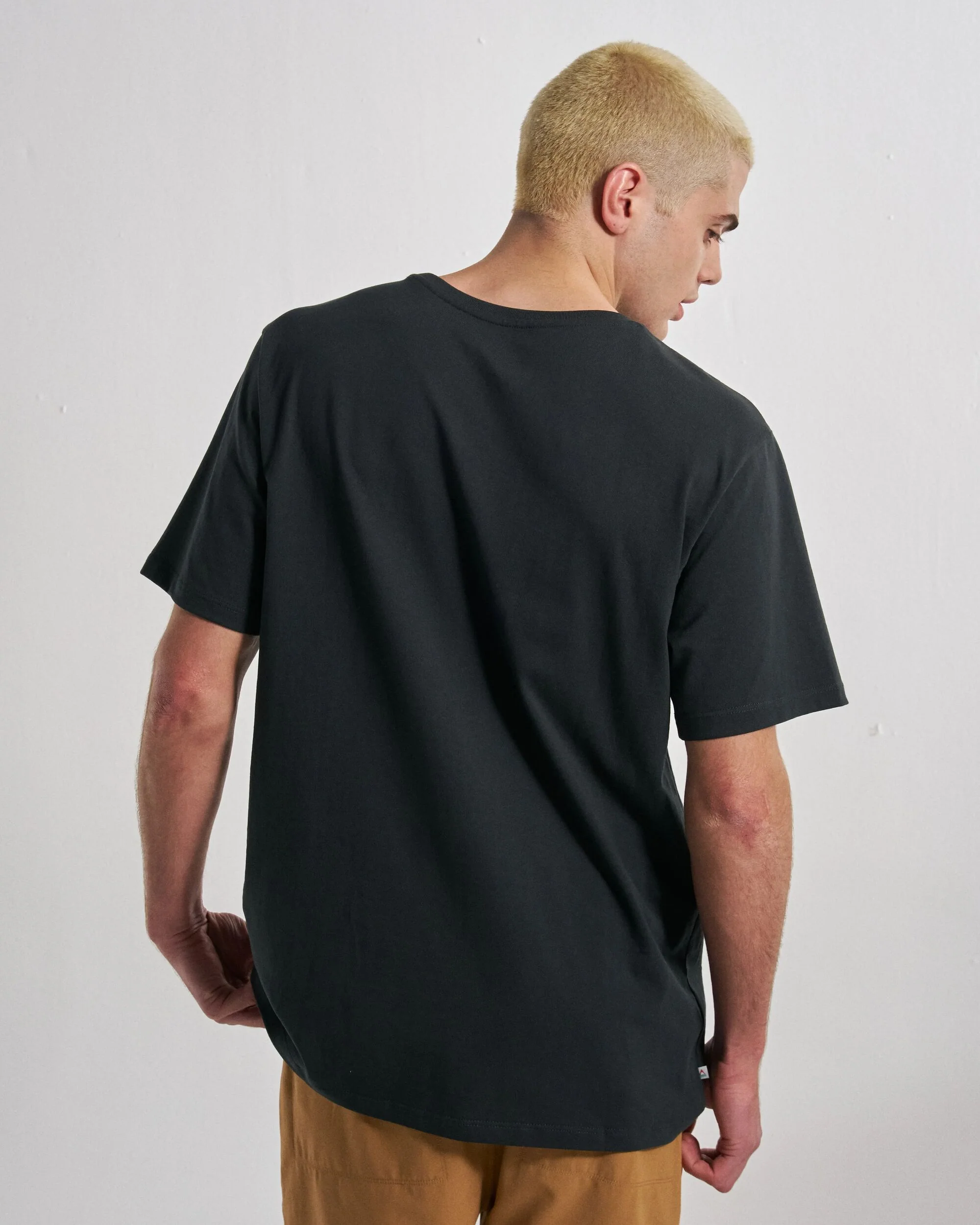 Classic Logo T-Shirt - Black - Image 6