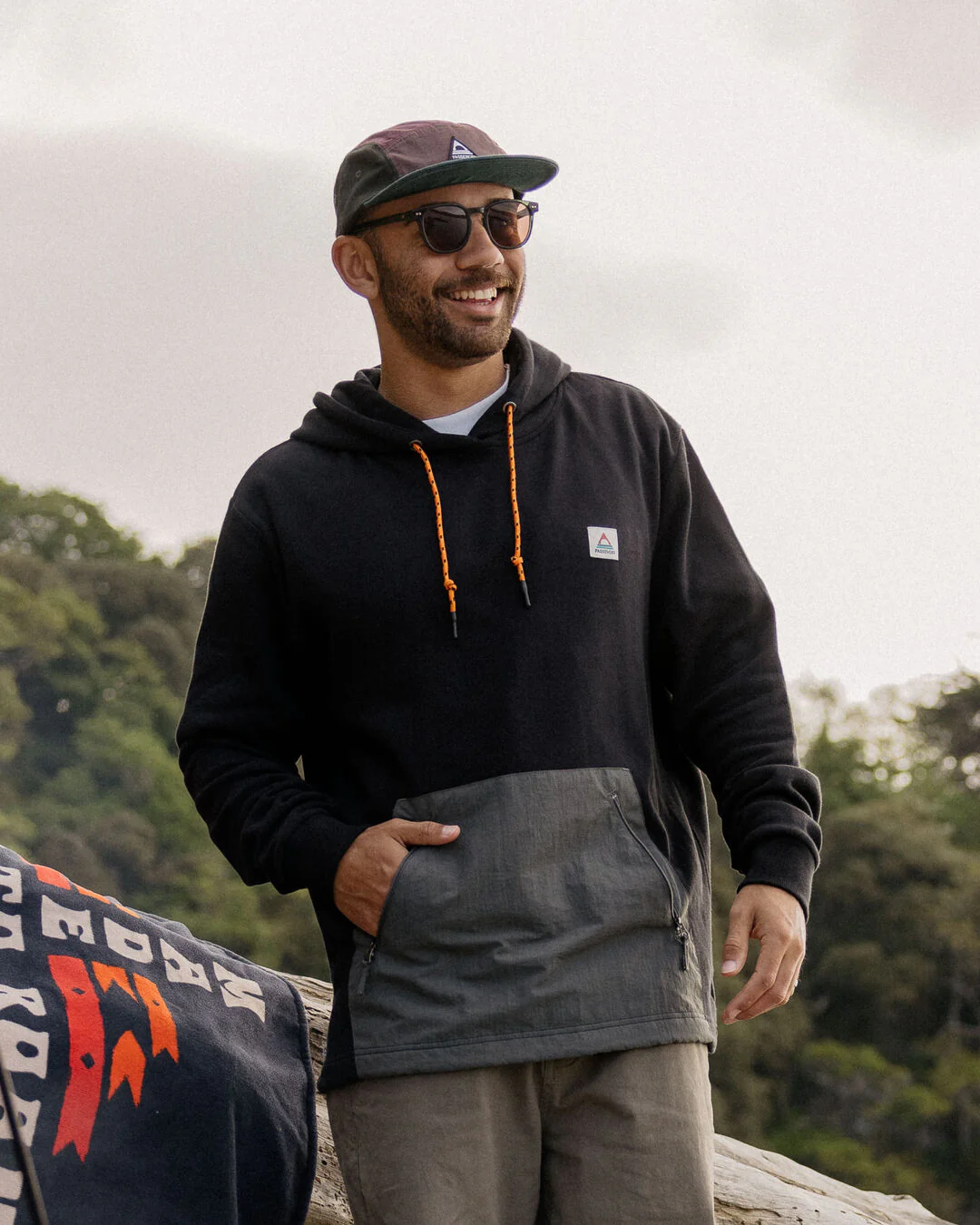 Cliff Hoodie - Black - Image 3