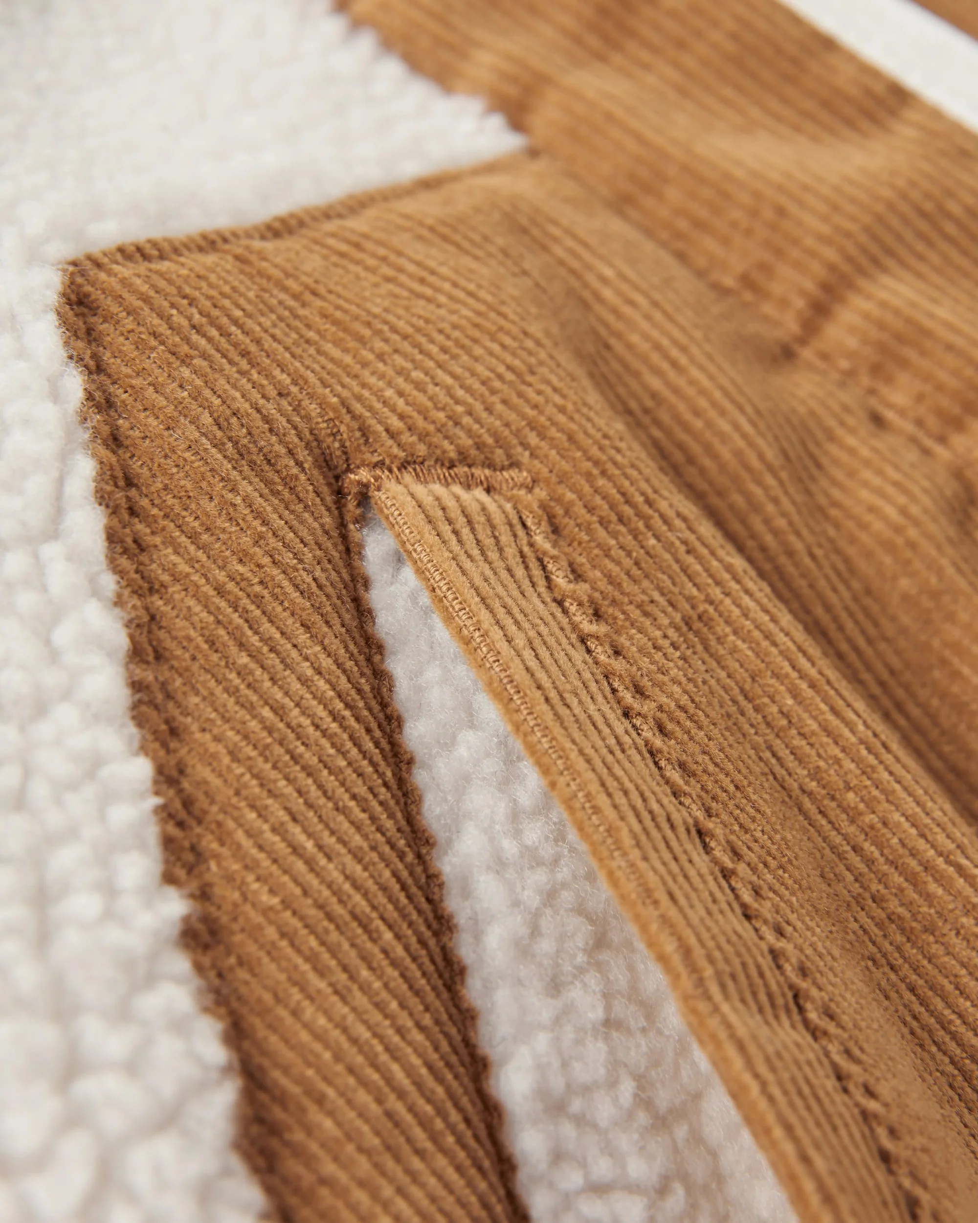 Clover Sherpa Fleece - Vintage White - Image 8