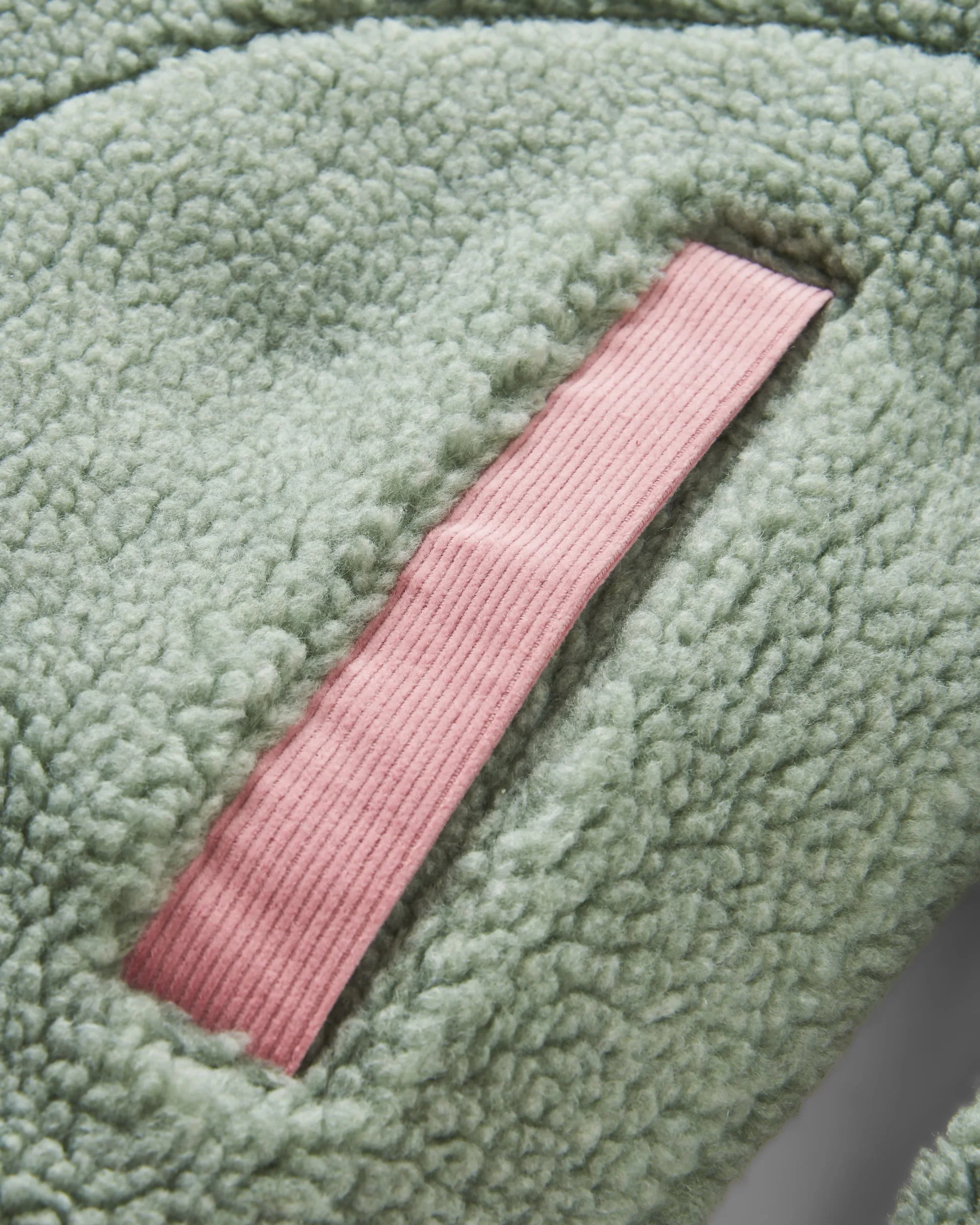 Create Deep-Pile Sherpa Fleece - Pistachio - Image 3
