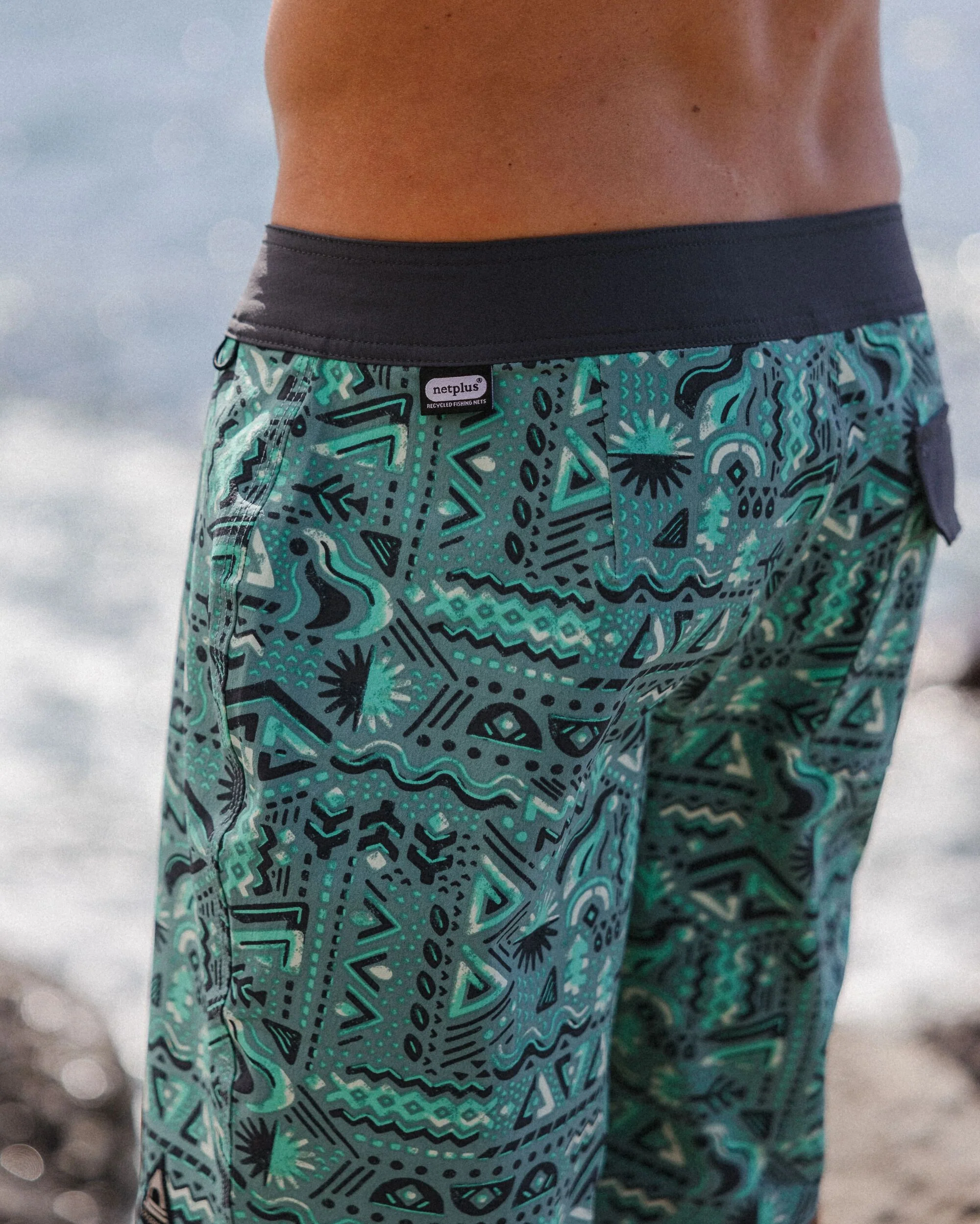 Cruiser Netplus® 19" Boardshort - Elemental Geo Arctic - Image 3