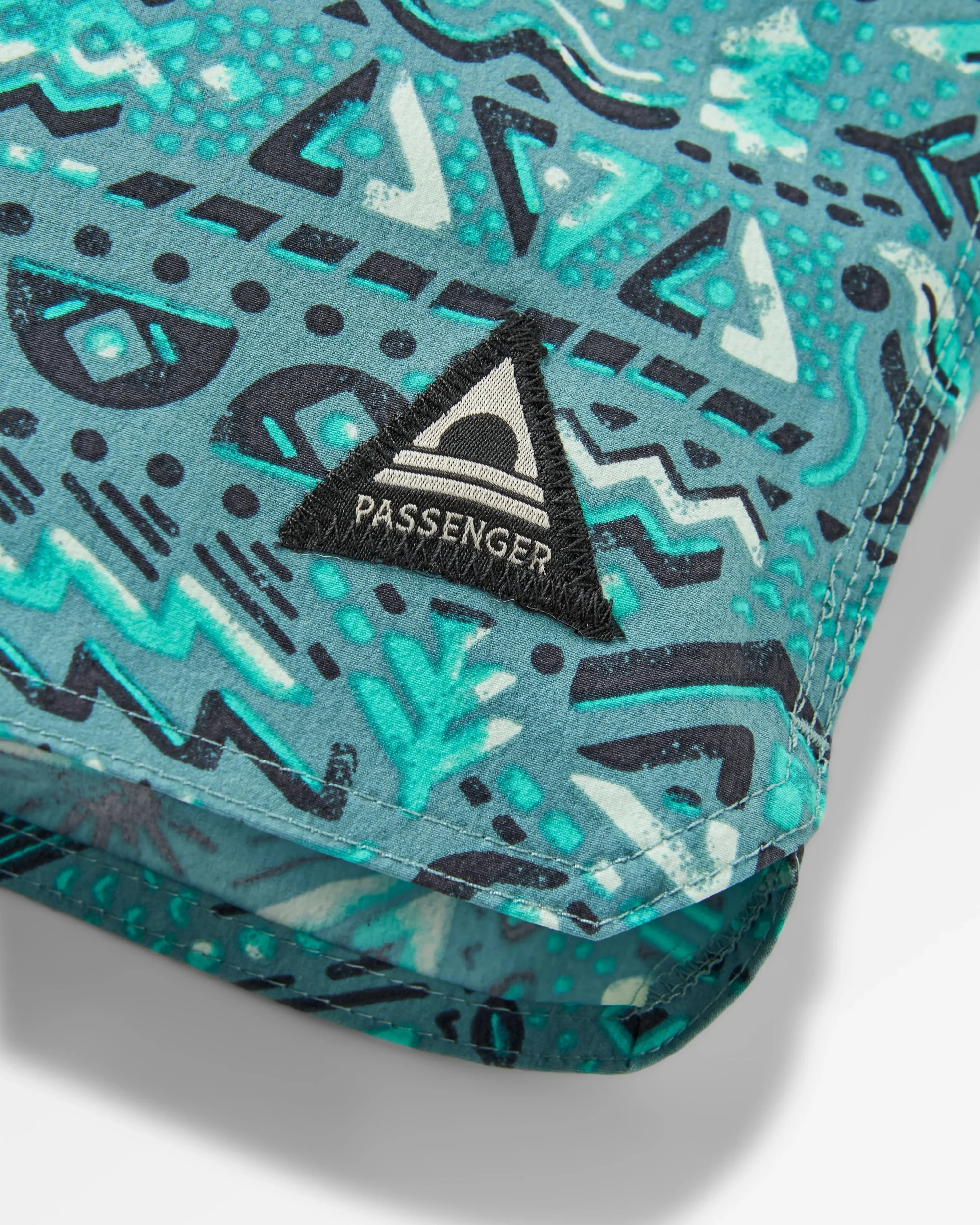 Cruiser Netplus® 19" Boardshort - Elemental Geo Arctic - Image 9