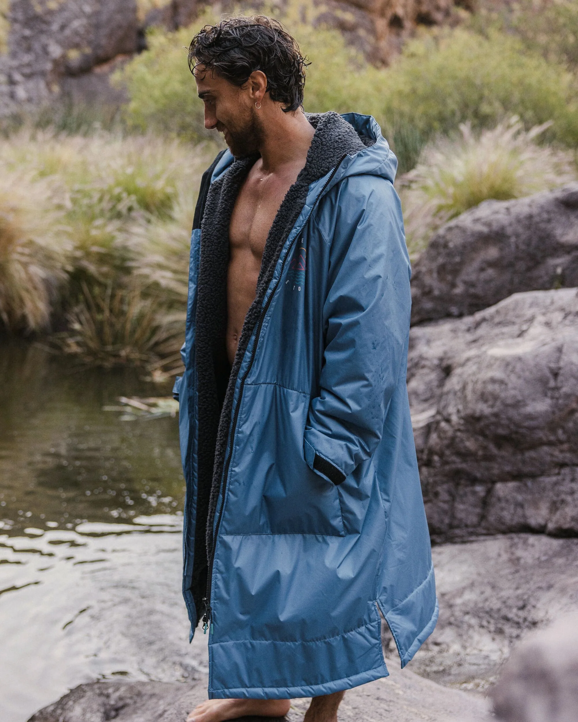 Escapism Sherpa Lined Changing Robe - Moonlight Blue - Image 6