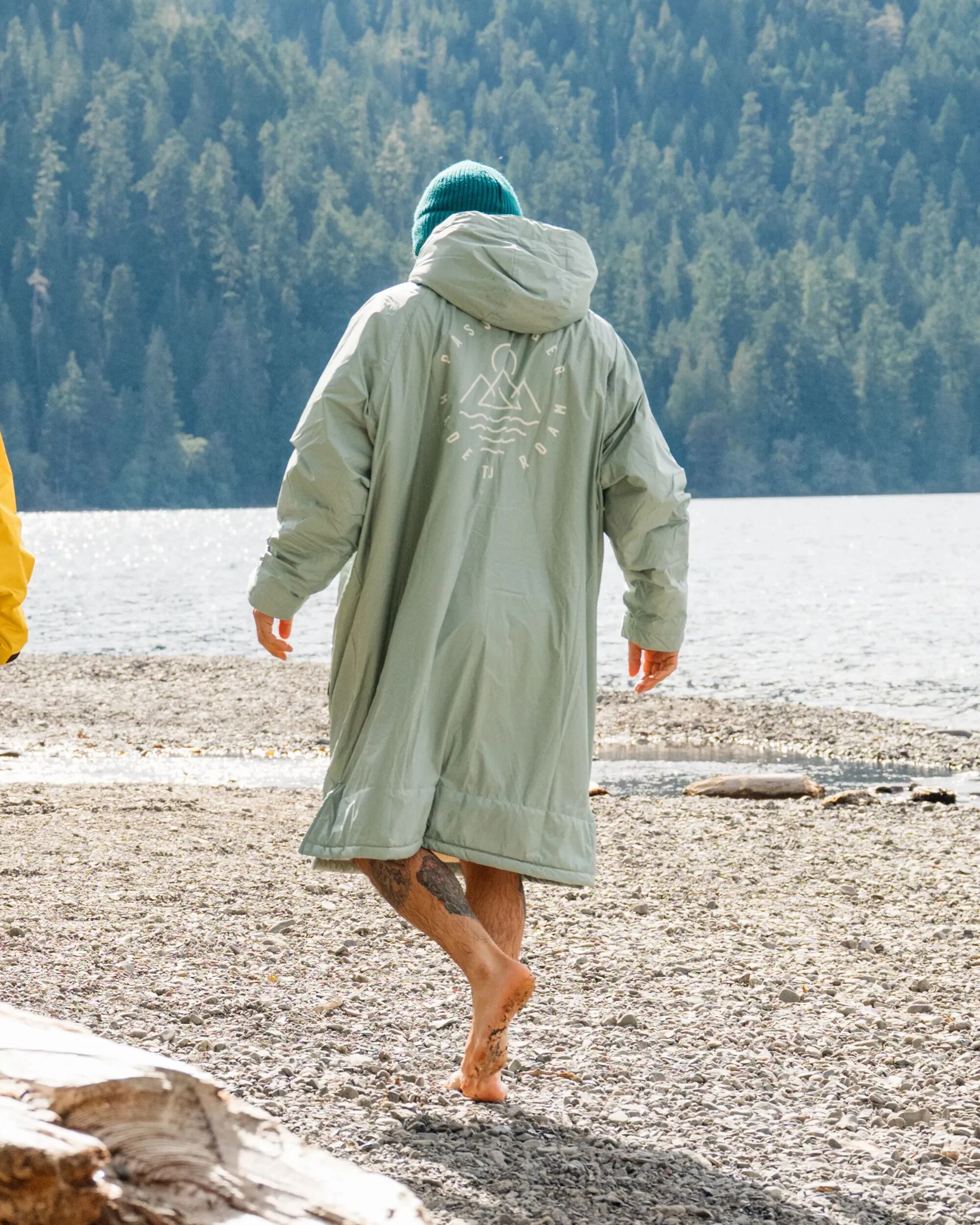 Escapism Sherpa Lined Changing Robe - Pistachio - Image 3