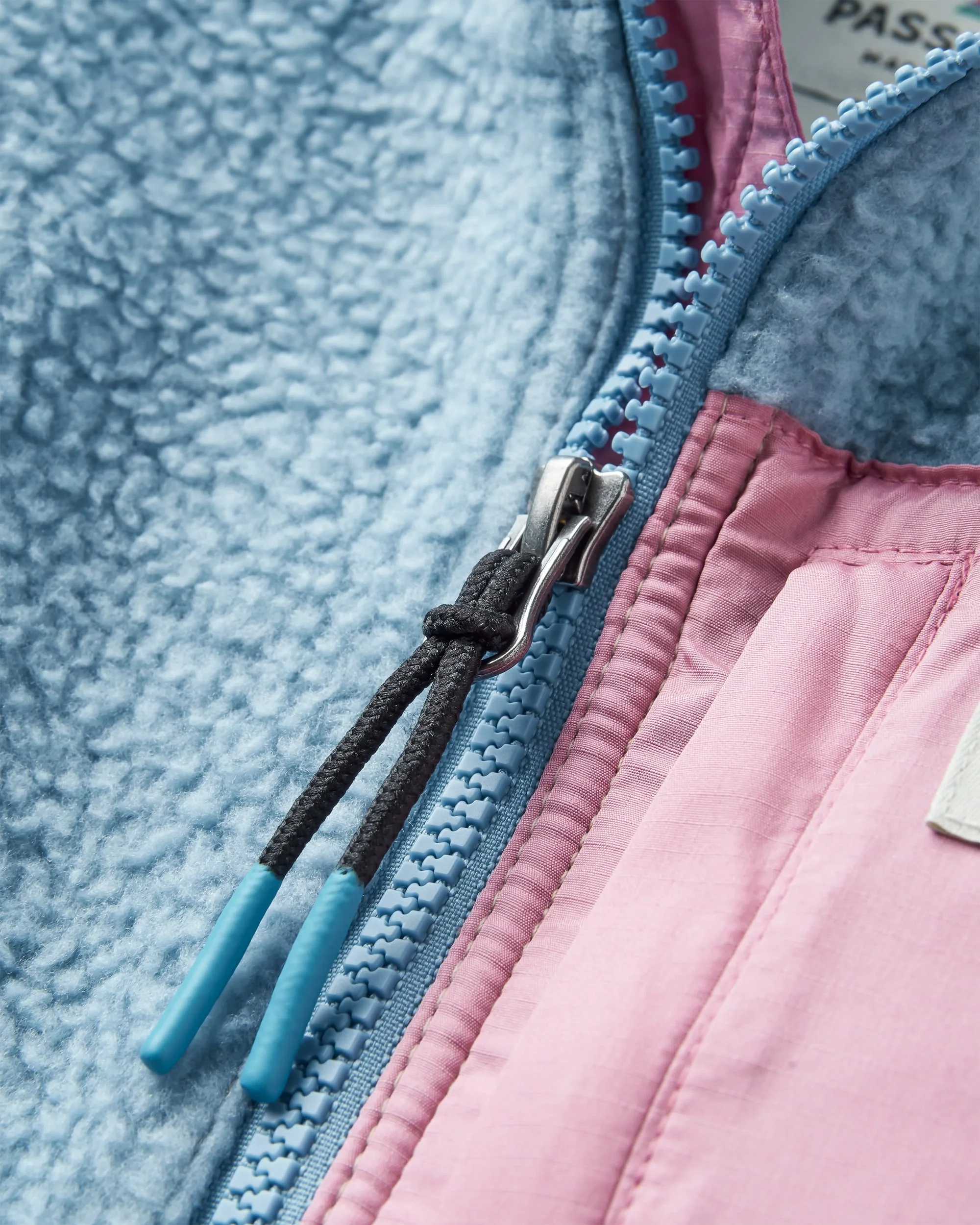 Fairbanks Sherpa Gilet - Faded Denim/Simply Taupe - Image 8