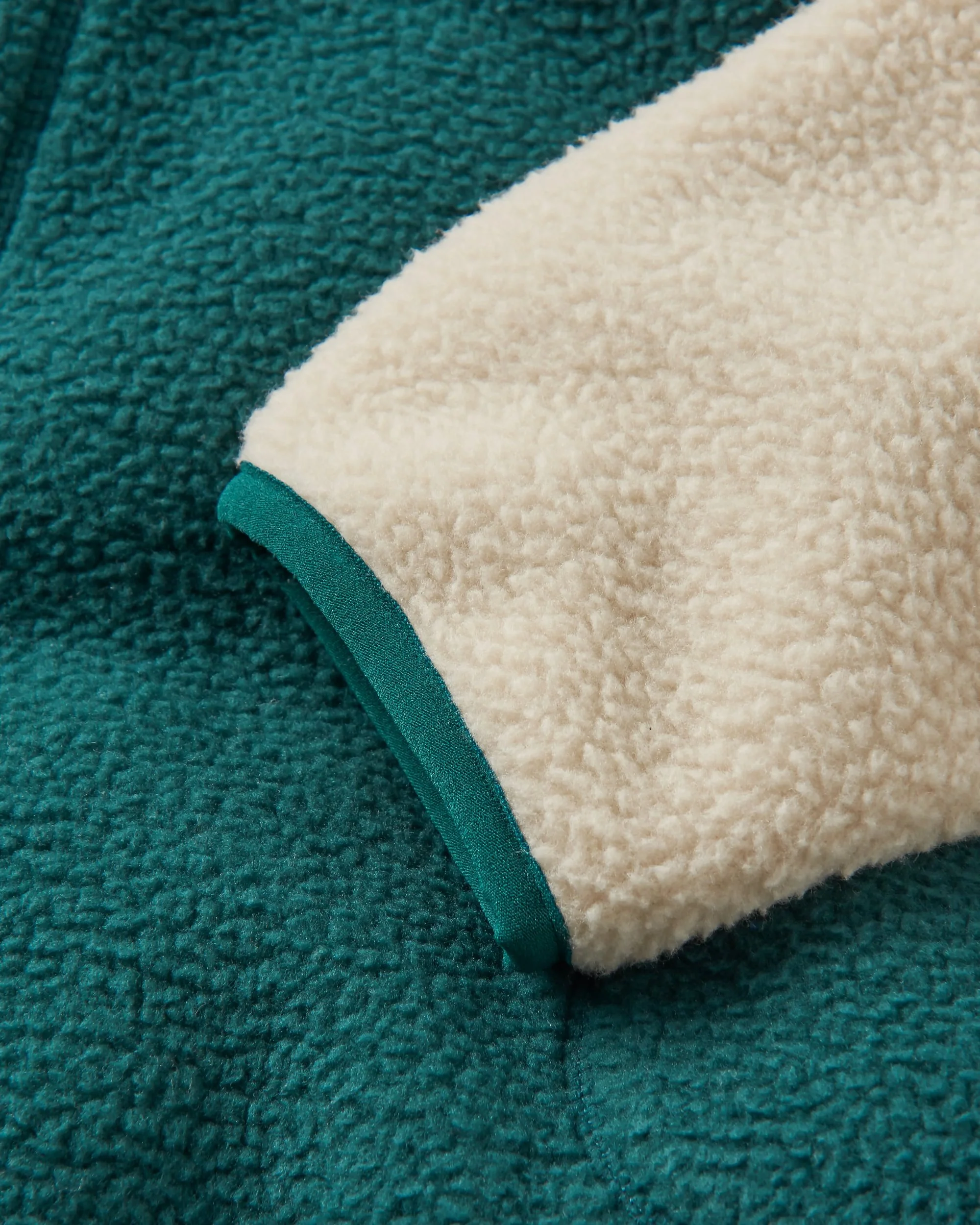 Home Sherpa Fleece - Rain Forest/ Oatmeal - Image 9