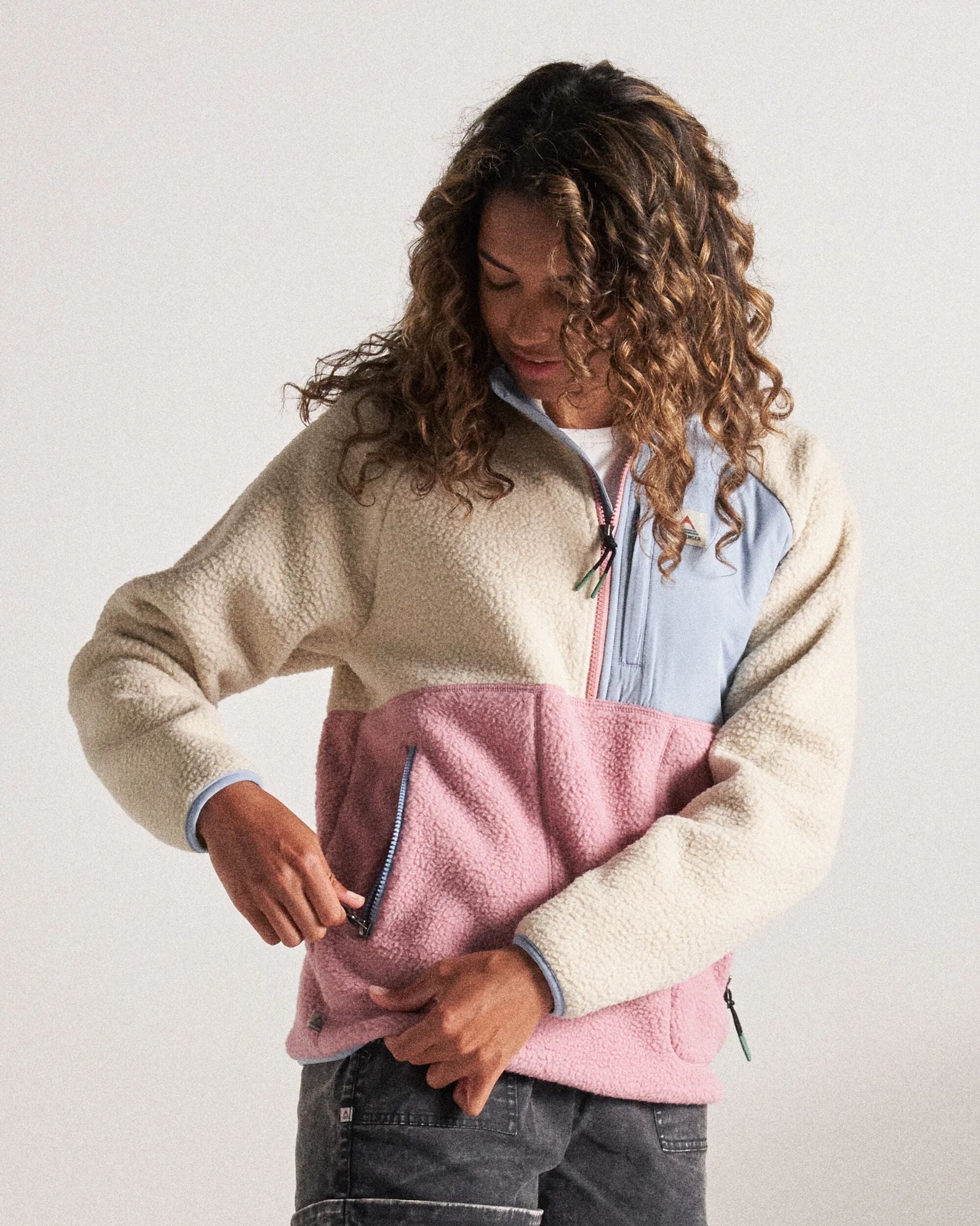 Home Sherpa Fleece - Oatmeal/Pink haze - Image 3