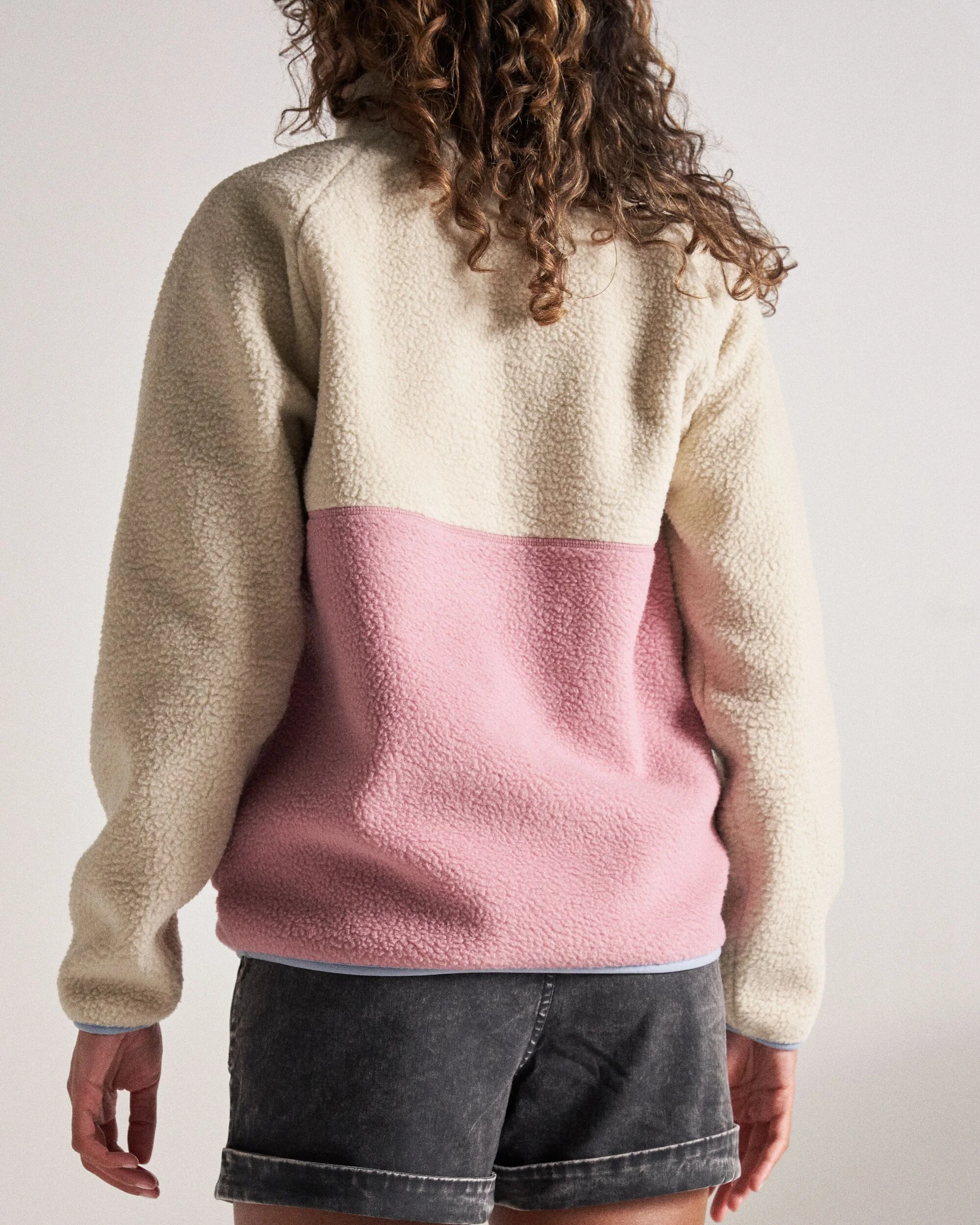 Home Sherpa Fleece - Oatmeal/Pink haze - Image 4