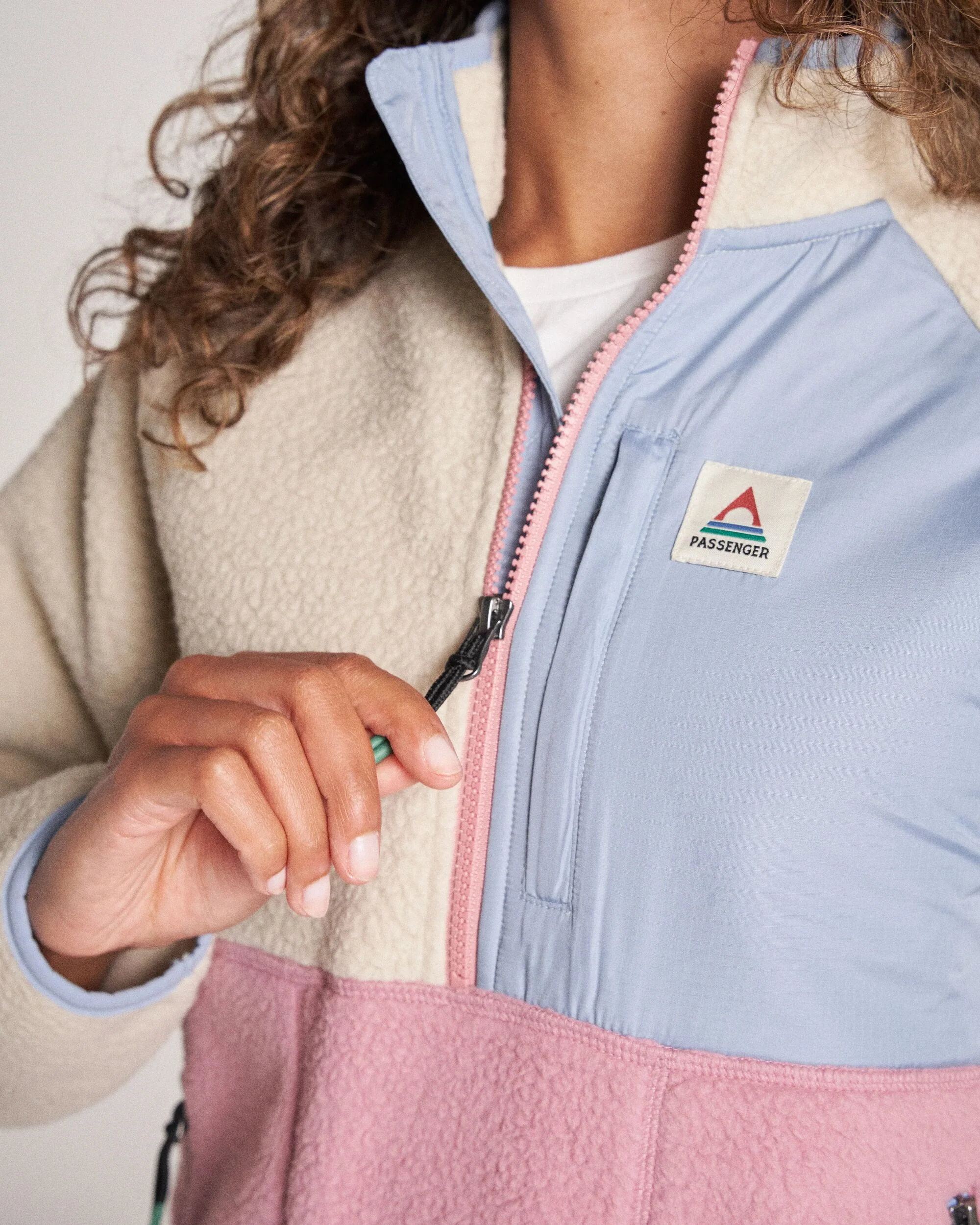 Home Sherpa Fleece - Oatmeal/Pink haze - Image 6