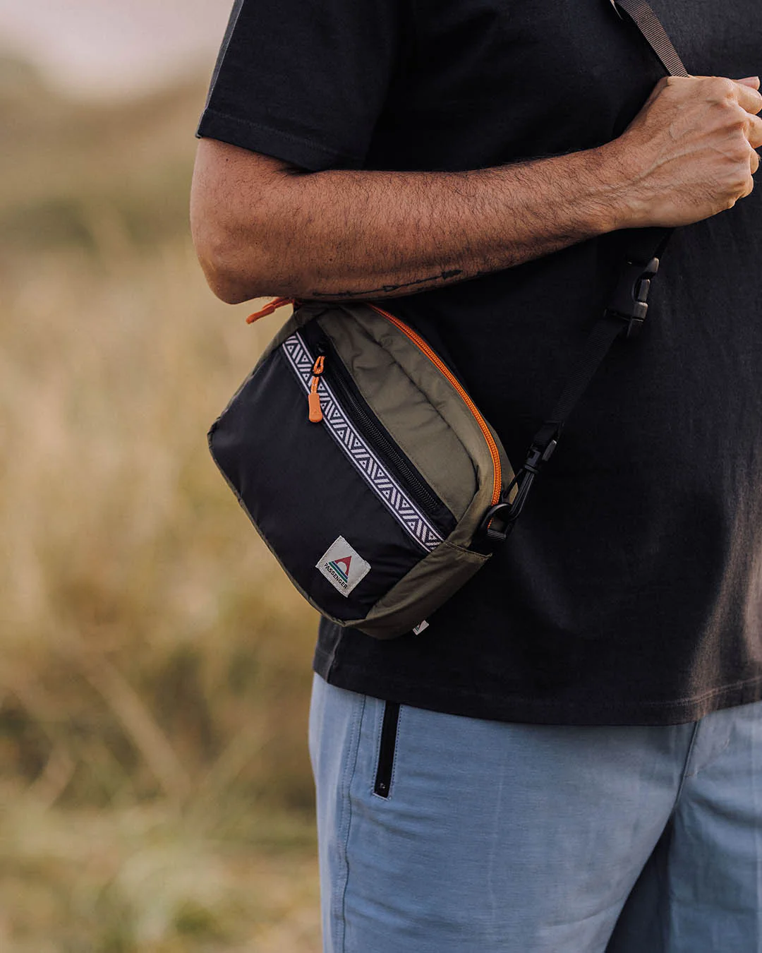 Mainland Hip Pack - True Black/ Khaki - Image 3