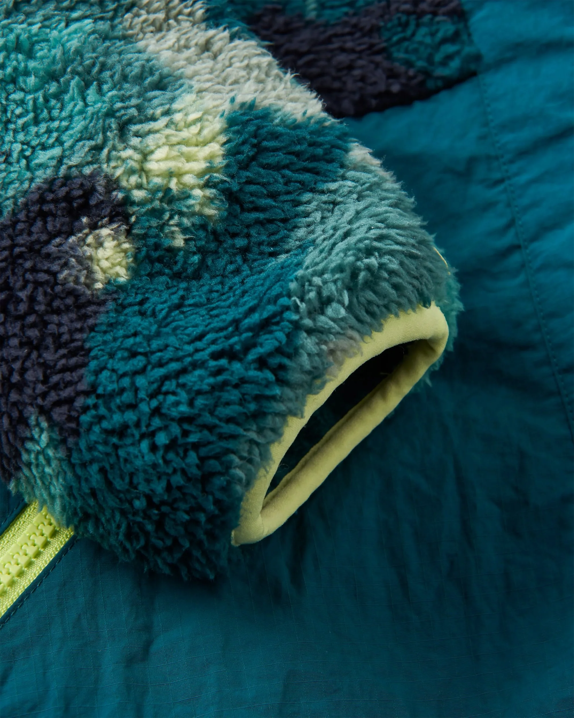 Navegado Soft-Touch Sherpa Fleece - Alpine Camo Rain Forest - Image 11