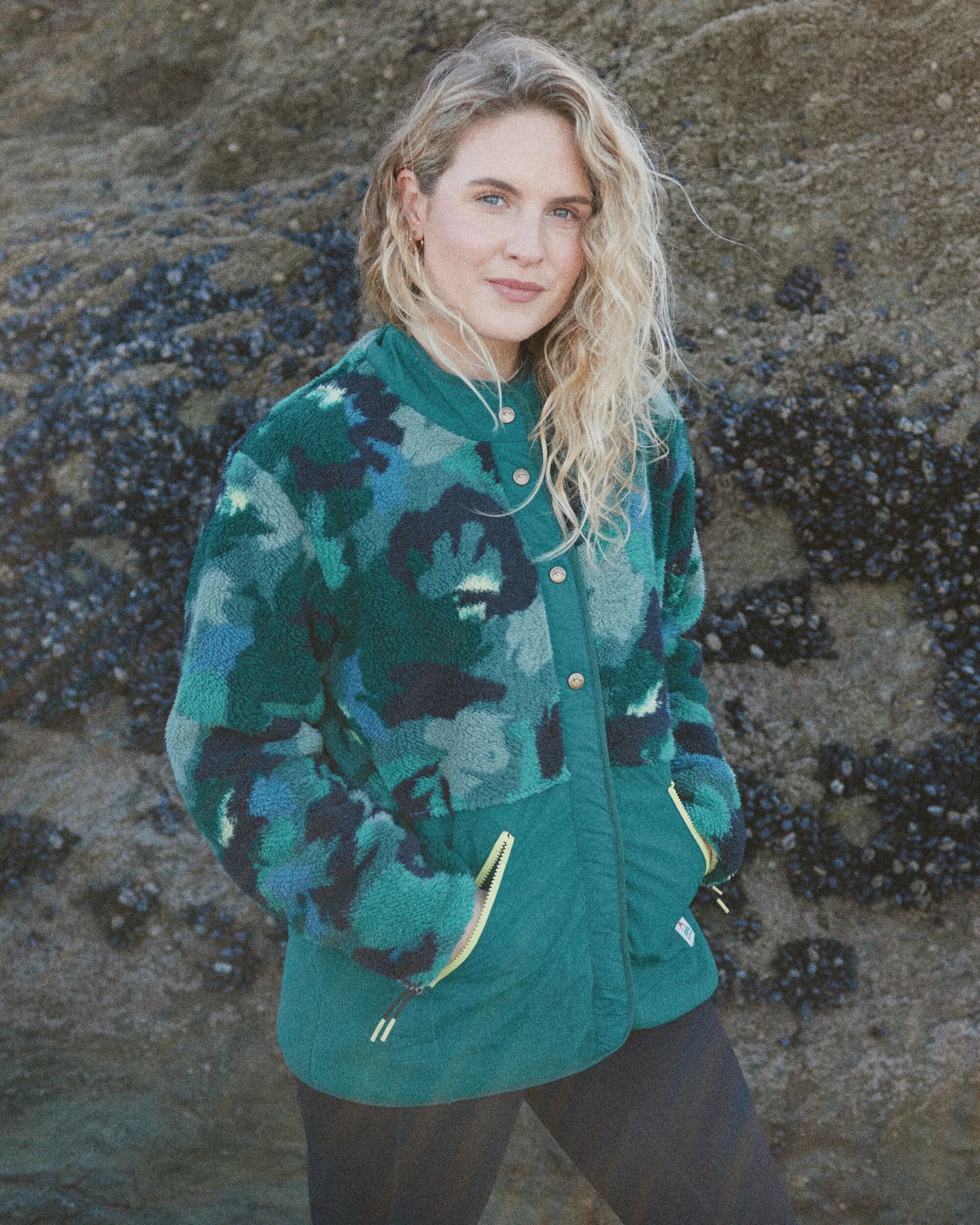 Navegado Soft-Touch Sherpa Fleece - Alpine Camo Rain Forest - Image 4