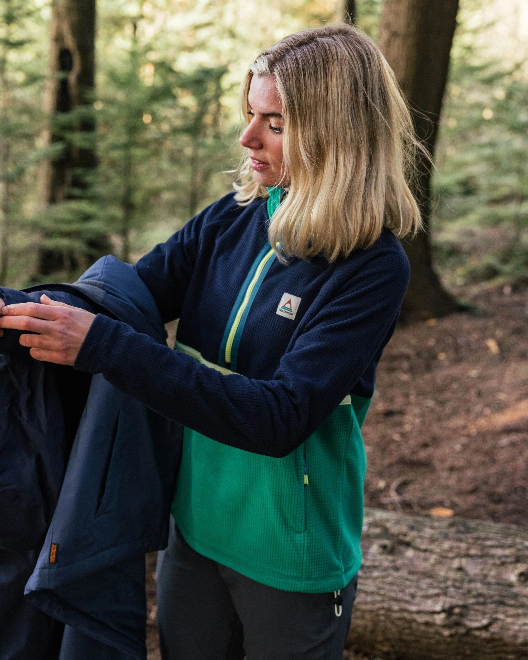 Off Trail Grid Polar Fleece - Rich Navy/Green Lake - Image 5