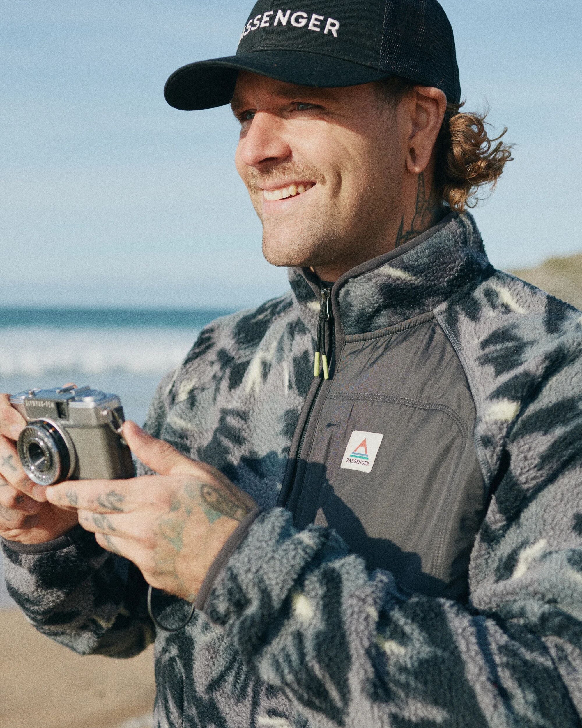 Offgrid 1/2 Zip Sherpa Fleece - Abstract Mountain Charcoal - Image 5