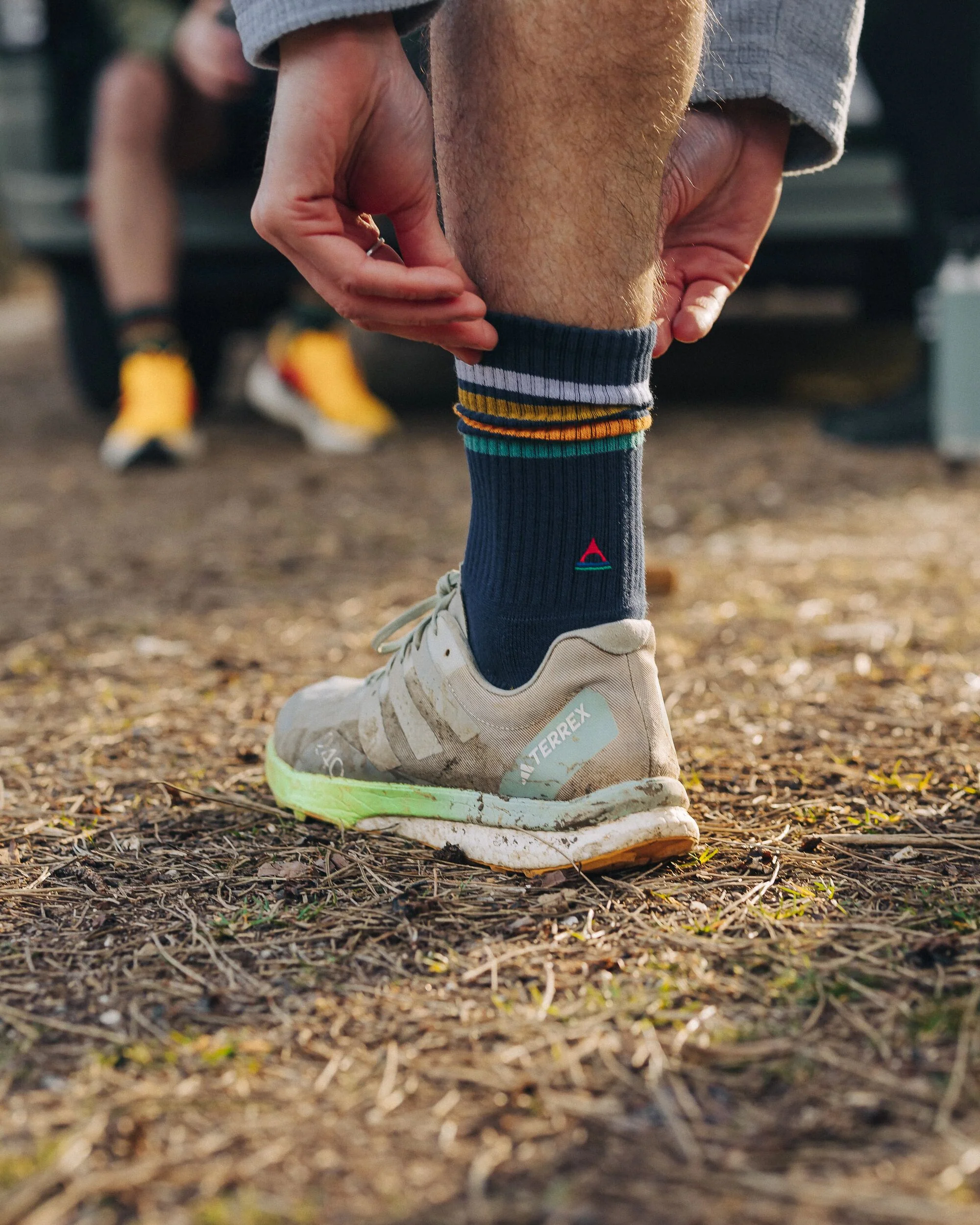 Classic Midweight Crew Socks - Navy - Image 4