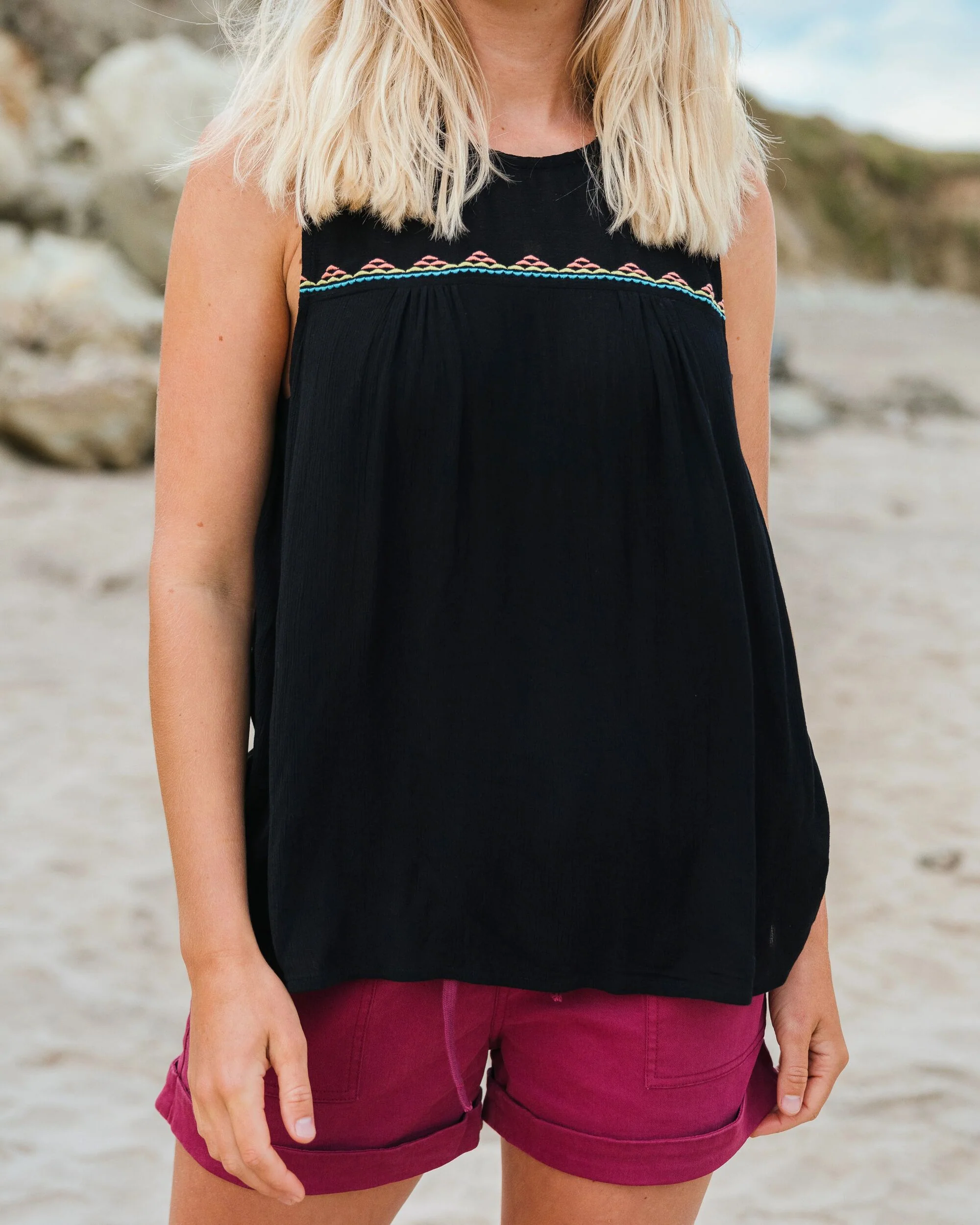 Petal Vest - Black - Image 2