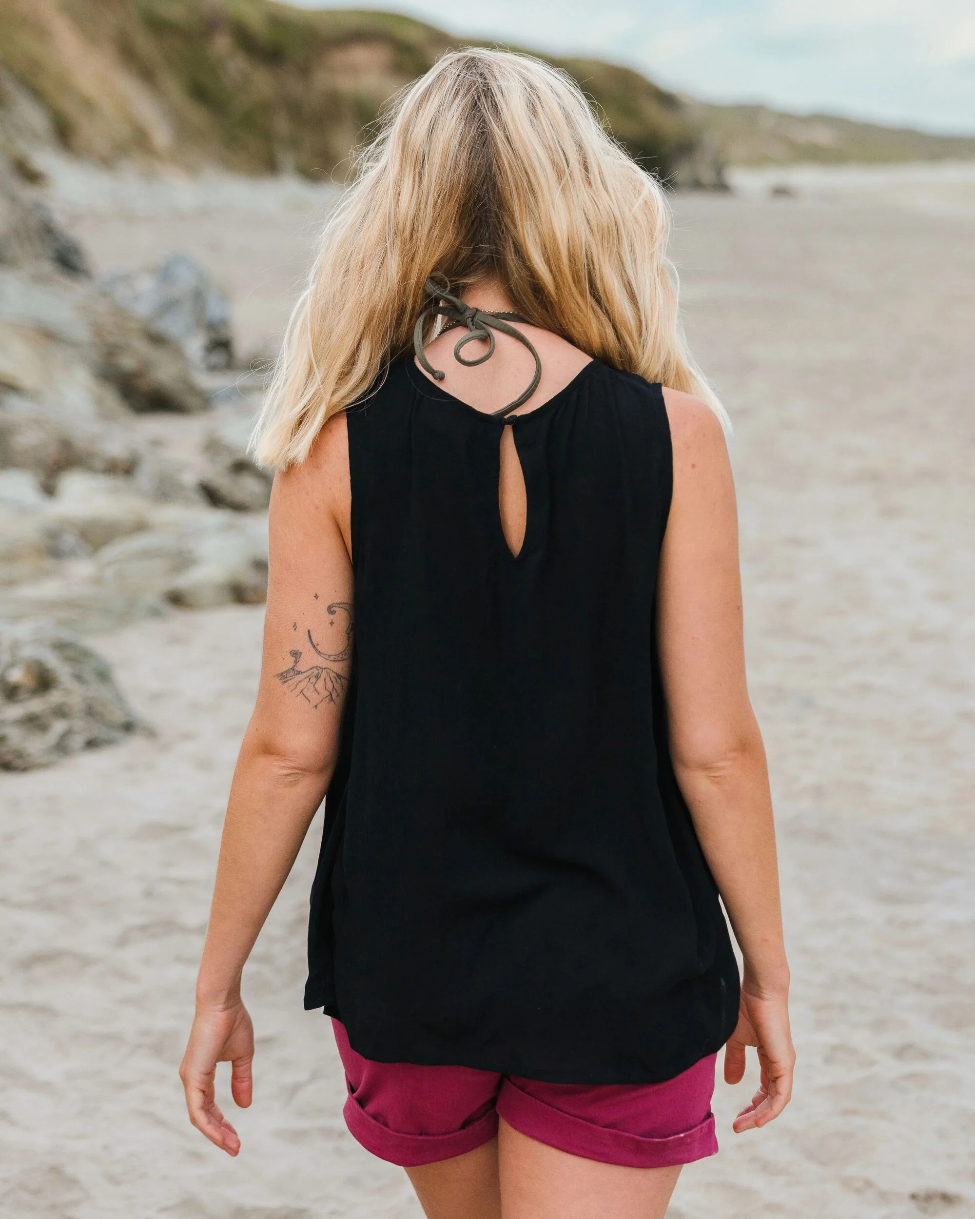 Petal Vest - Black - Image 5