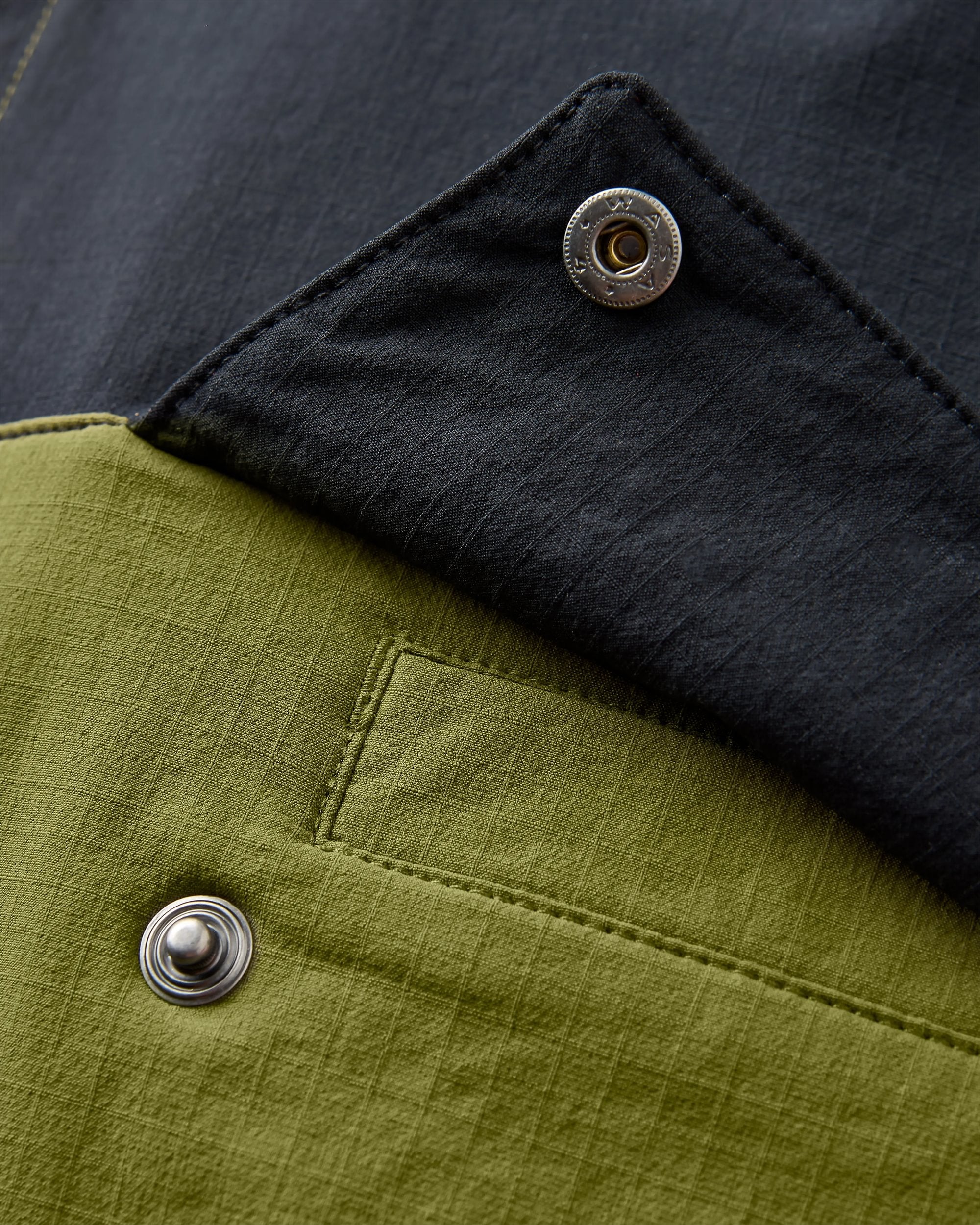 Roamer Light Softshell Anorak - Black/Khaki - Image 8