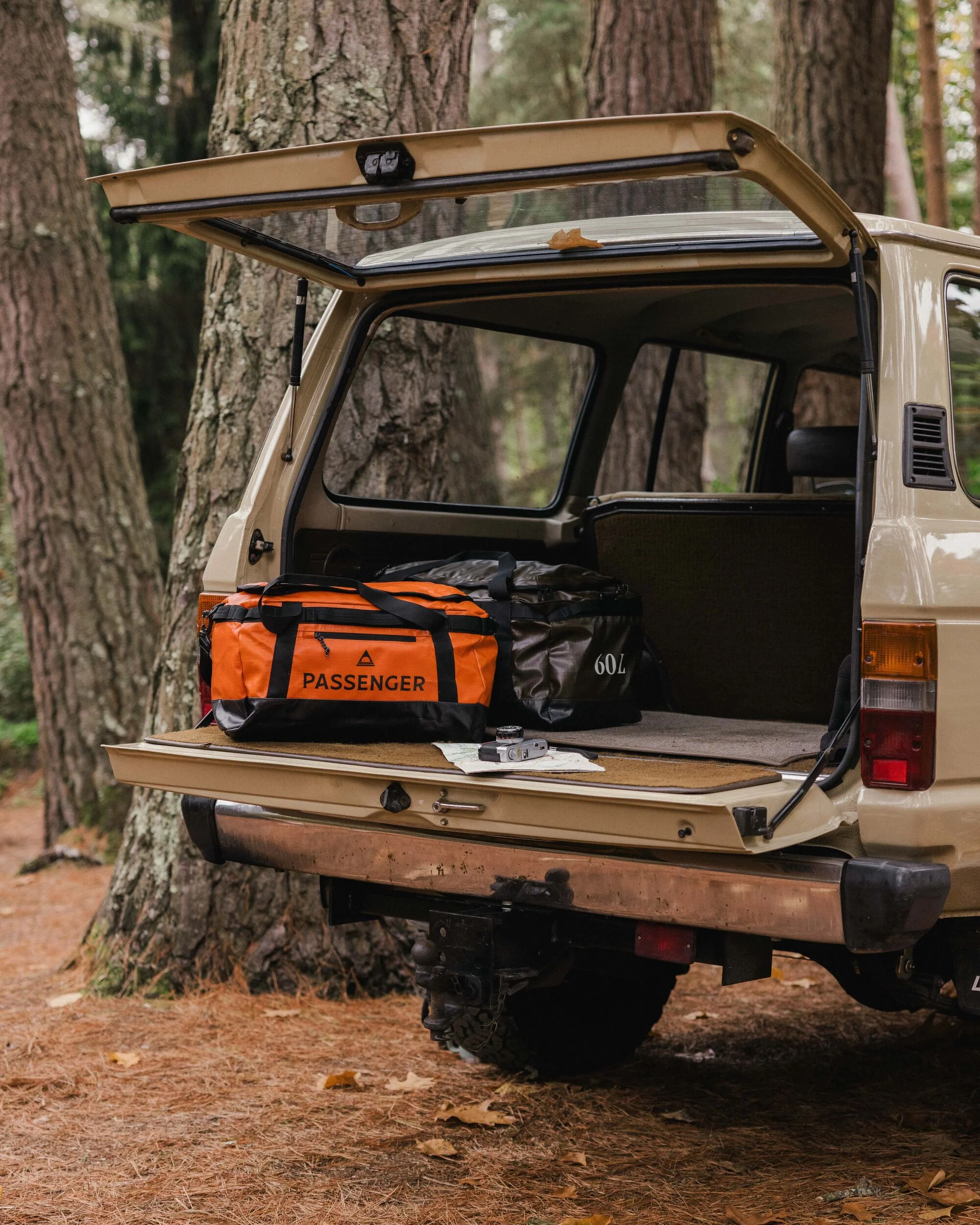 Roamer 40L Duffel Bag - Sunrise Orange - Image 3