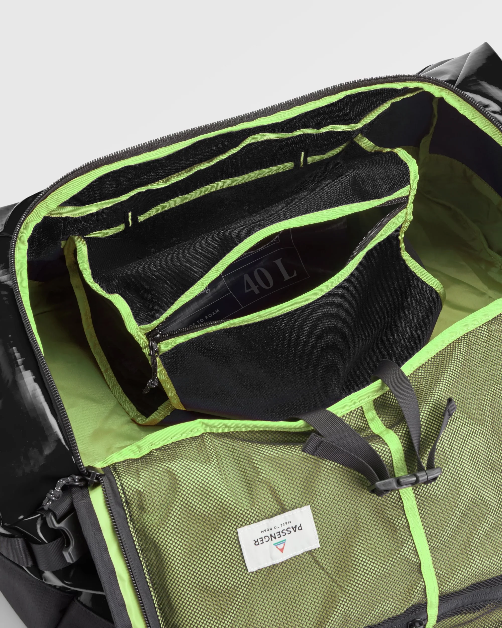 Roamer 40L Duffel Bag - Black - Image 14