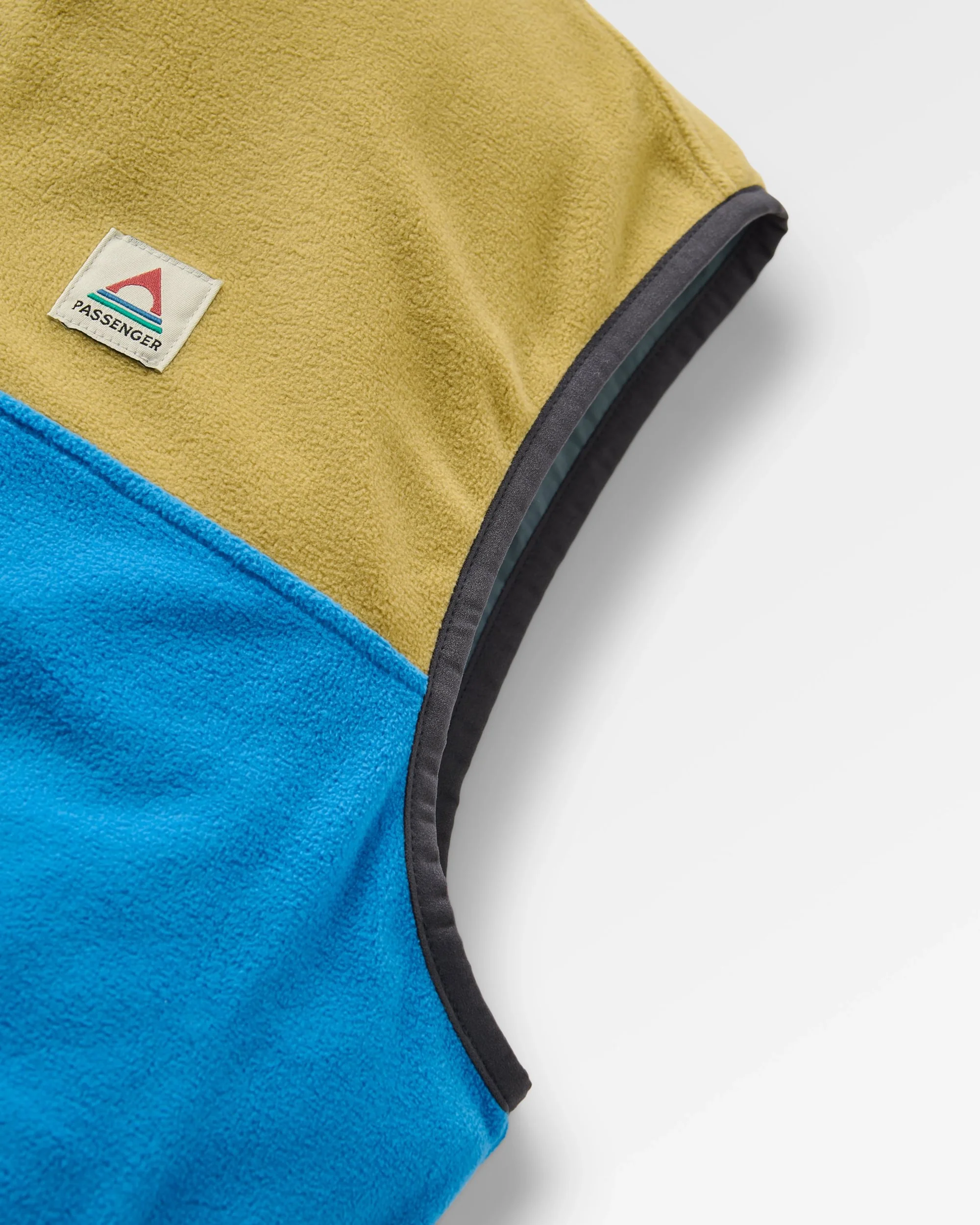 Set Off Reversible Polartec® Fleece Vest - Warm Beige/Marine Blue - Image 5