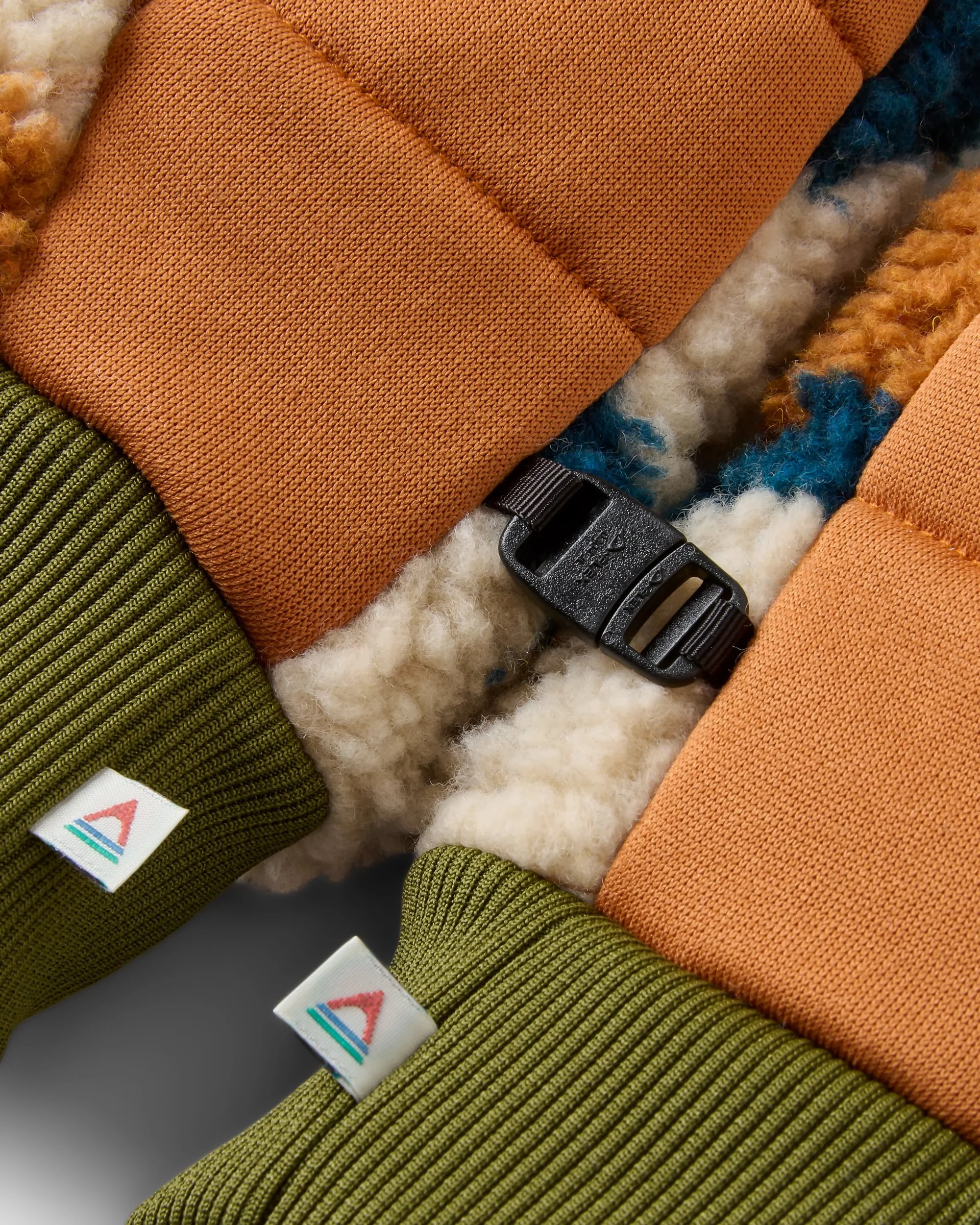 Avalanche Sherpa Mittens - Abstract Trails Pebble Grey - Image 4