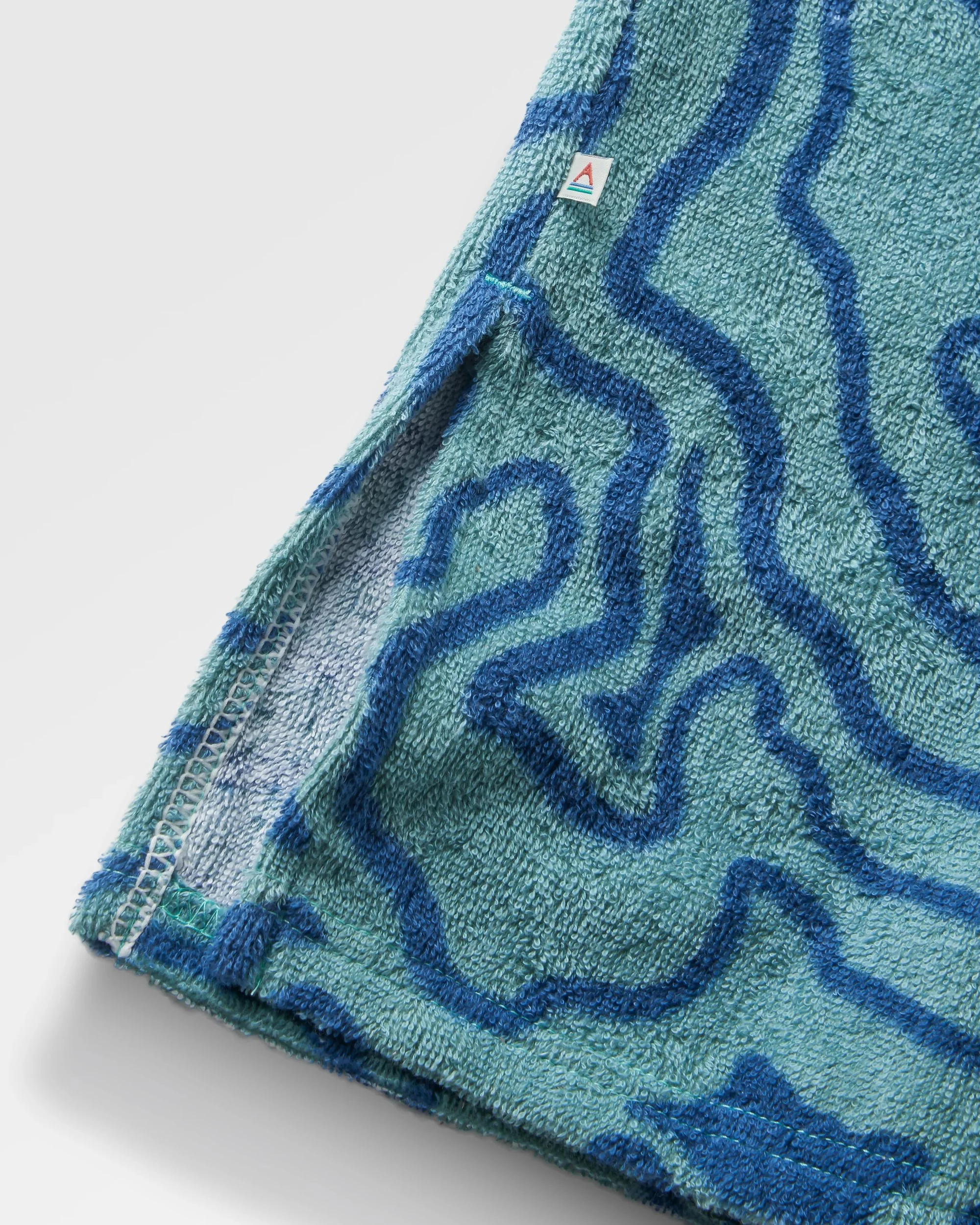 Shoreline Cotton Towel Poncho - Strata Swirl Arctic - Image 8