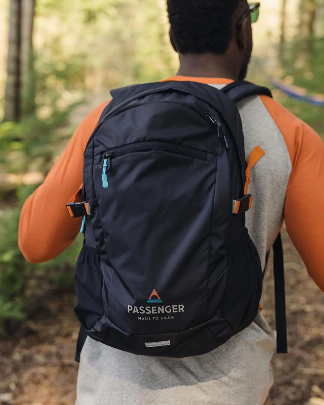 Track 20L Backpack - Black - Image 2