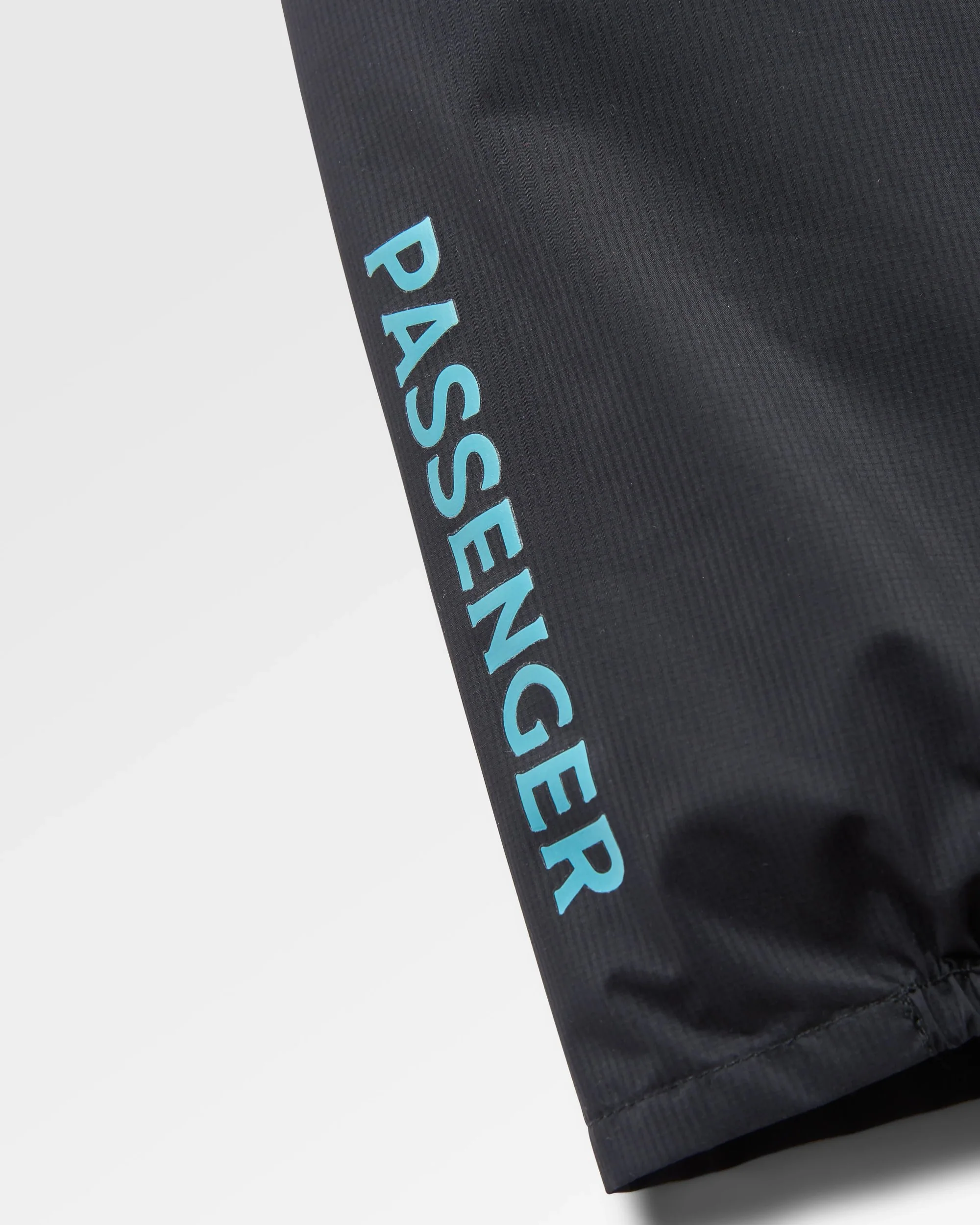 Trailscape Light Women's Waterproof Jacket - Black - Image 8