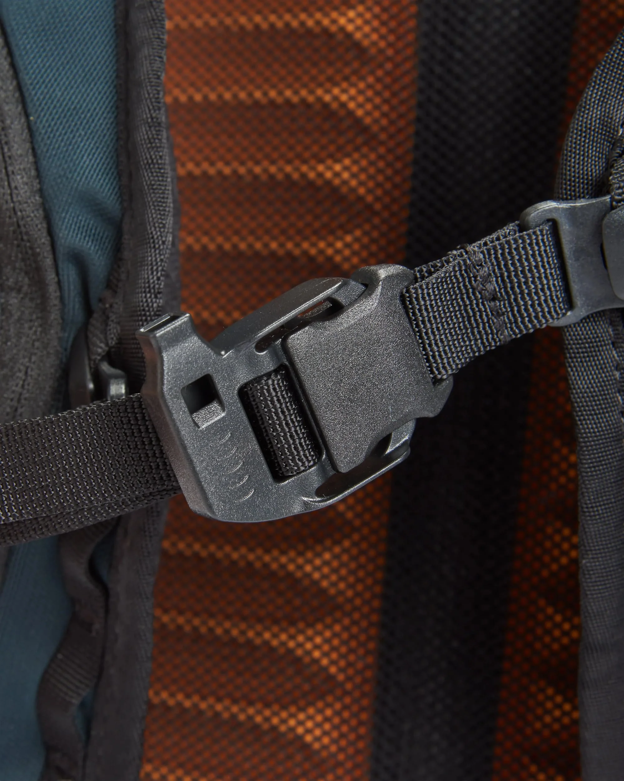 Trailscape 18L Backpack - Black - Image 11