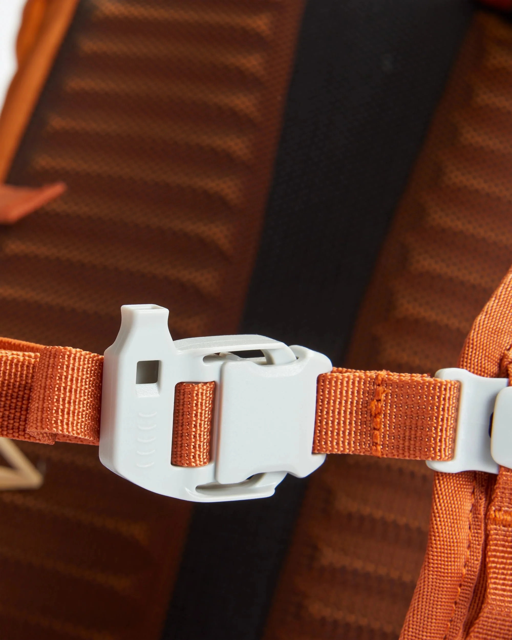 Trailscape 18L Backpack - Sunrise Orange - Image 12
