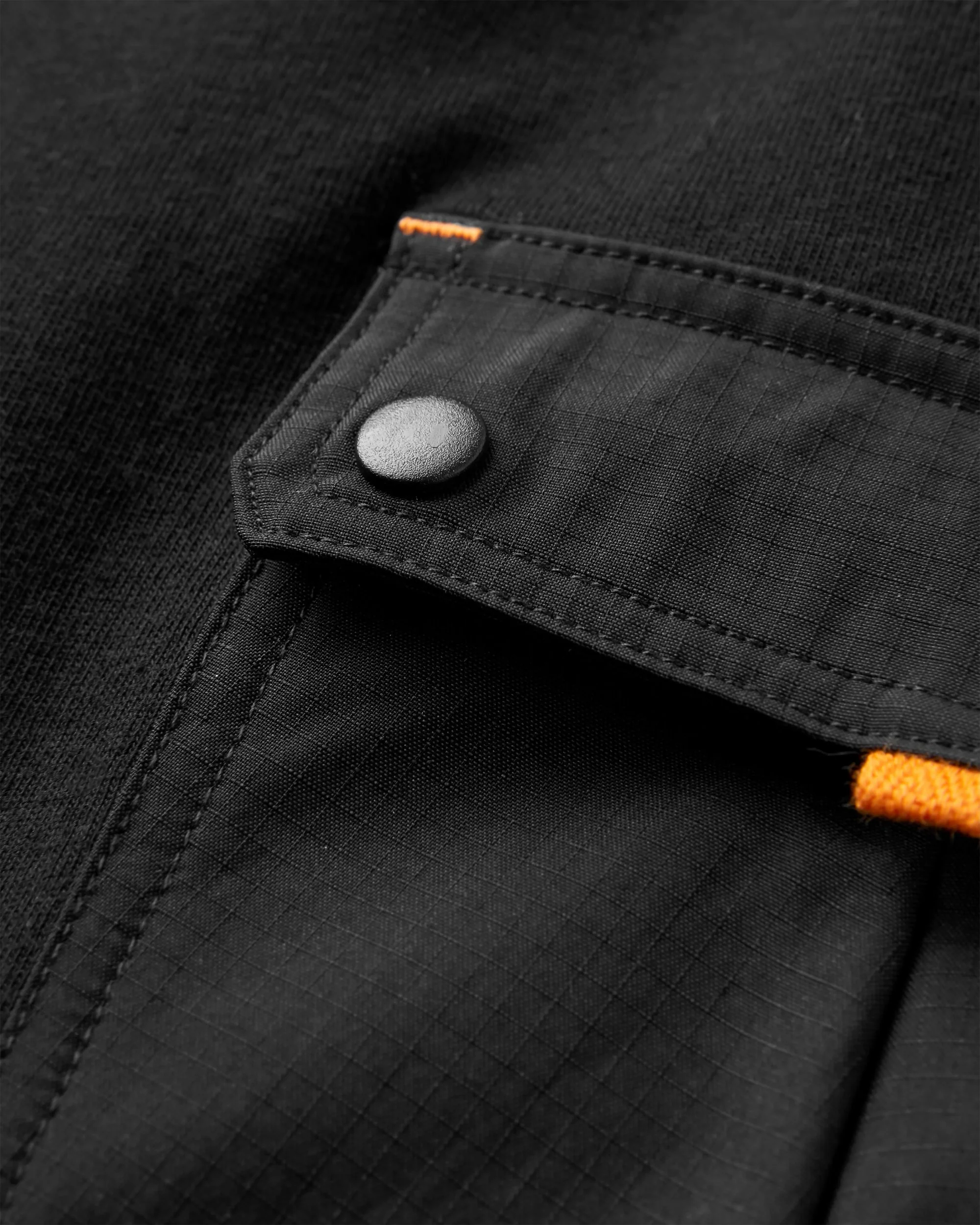Travel Pocket Relaxed Fit T-Shirt - Black - Image 8