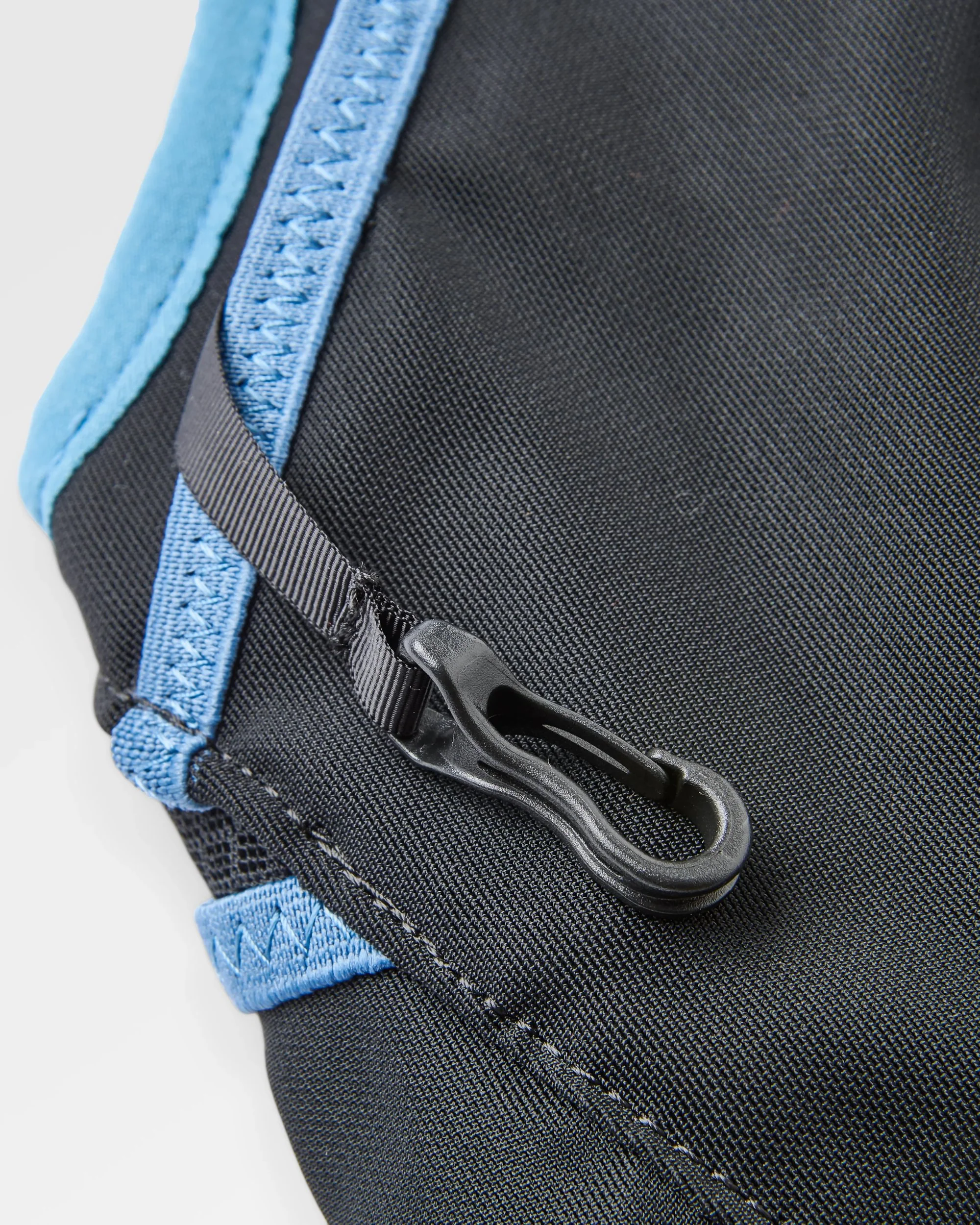 Traverse Trail Vest - Black - Image 6