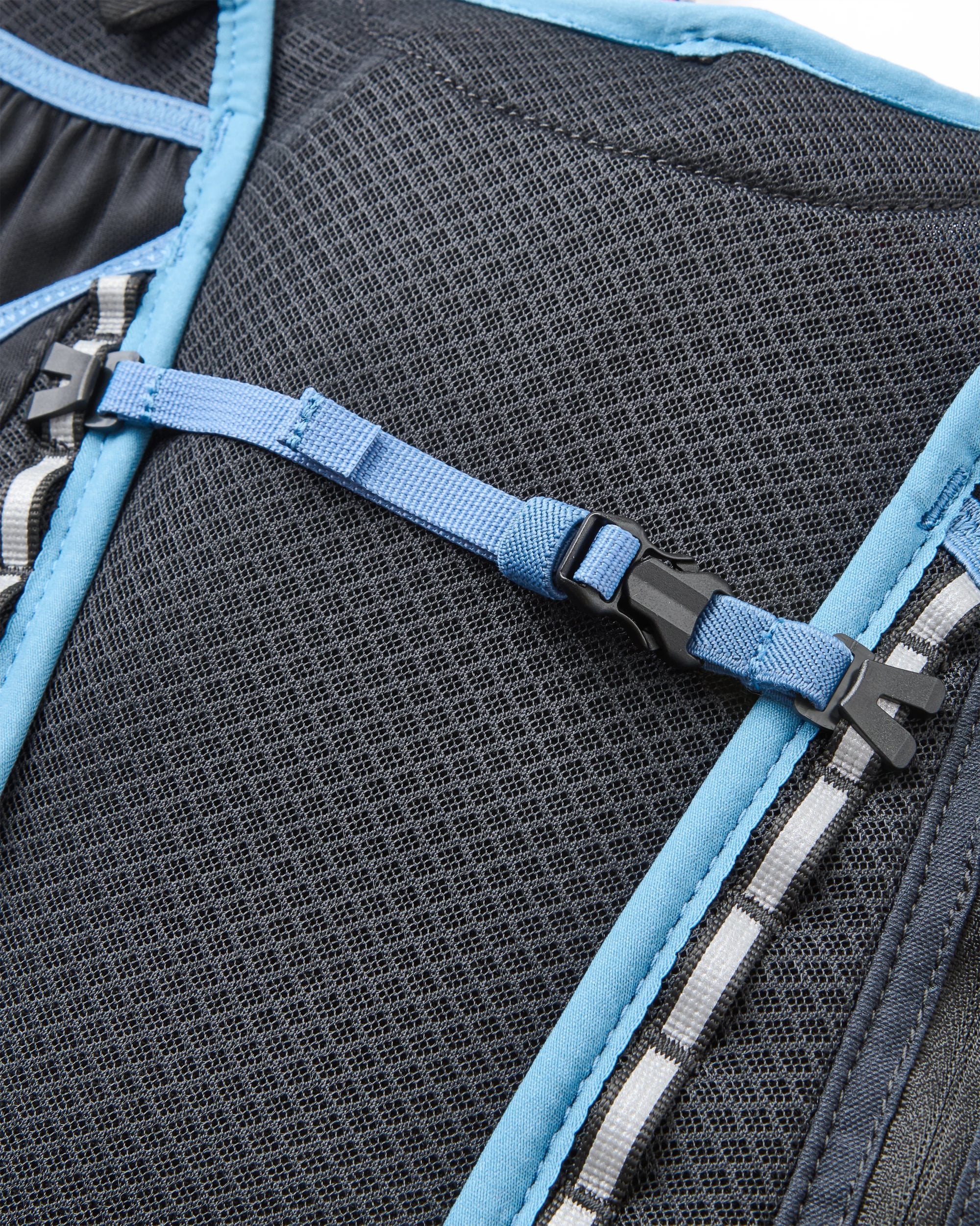 Traverse Trail Vest - Black - Image 7