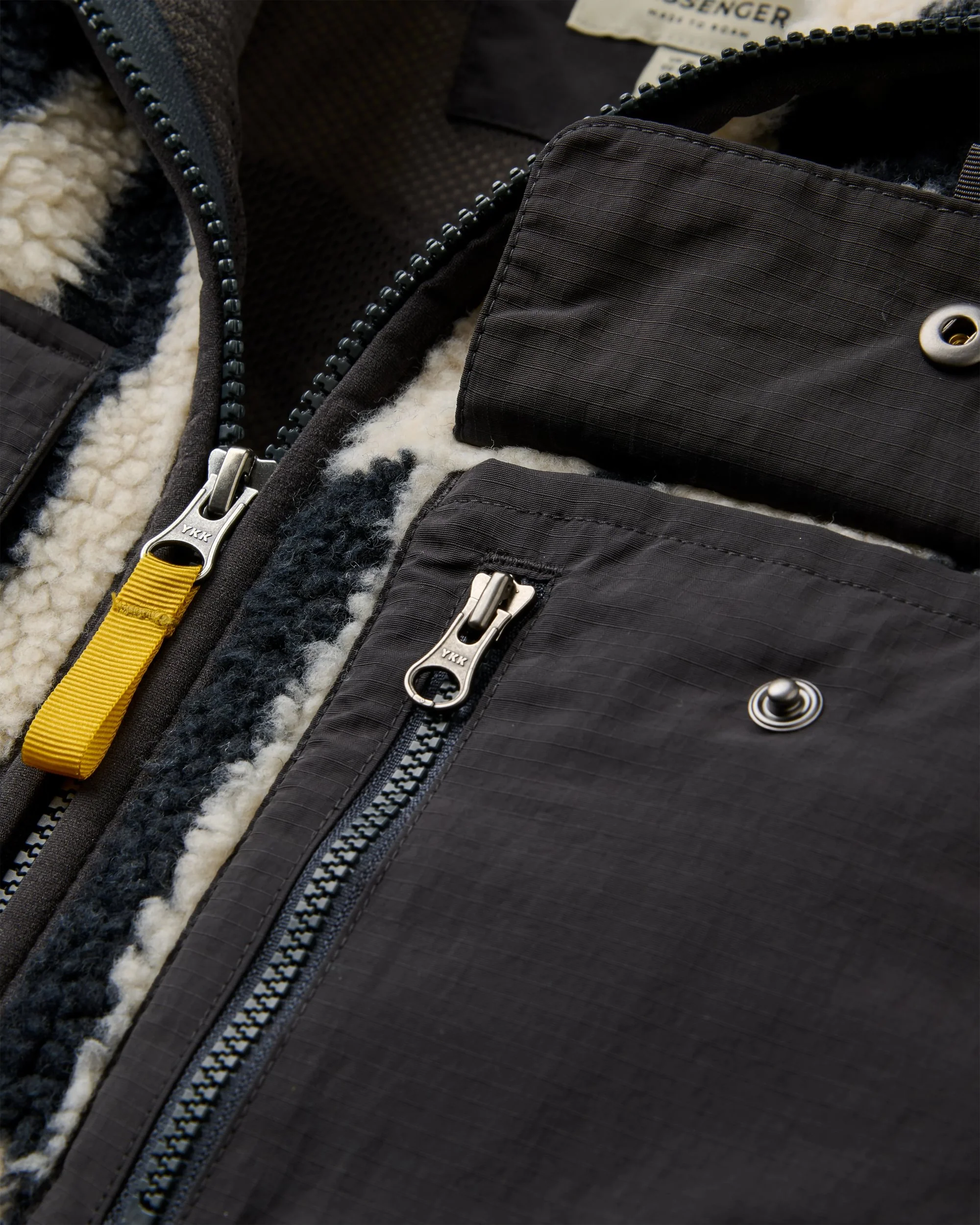 Valiant Deep Pile Fleece - Roam Further Black - Image 4
