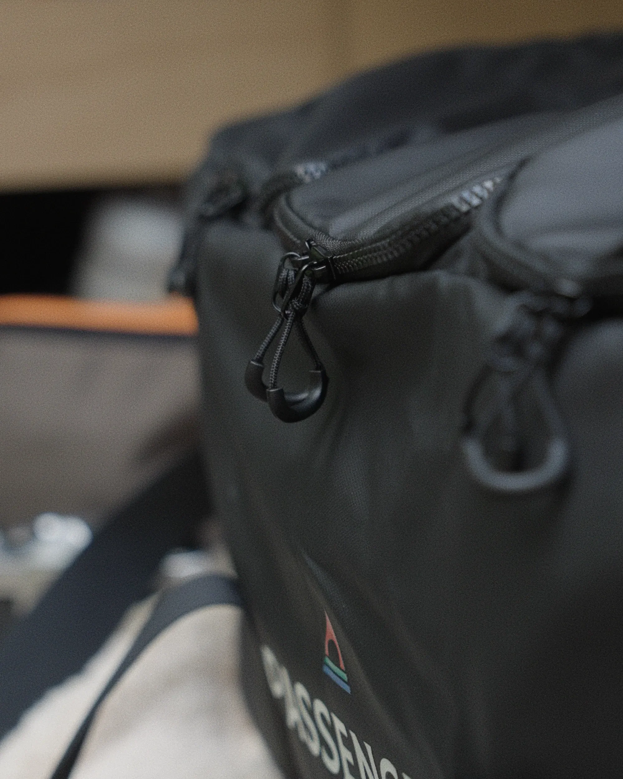 Vandrobe Duffel - Black - Image 5