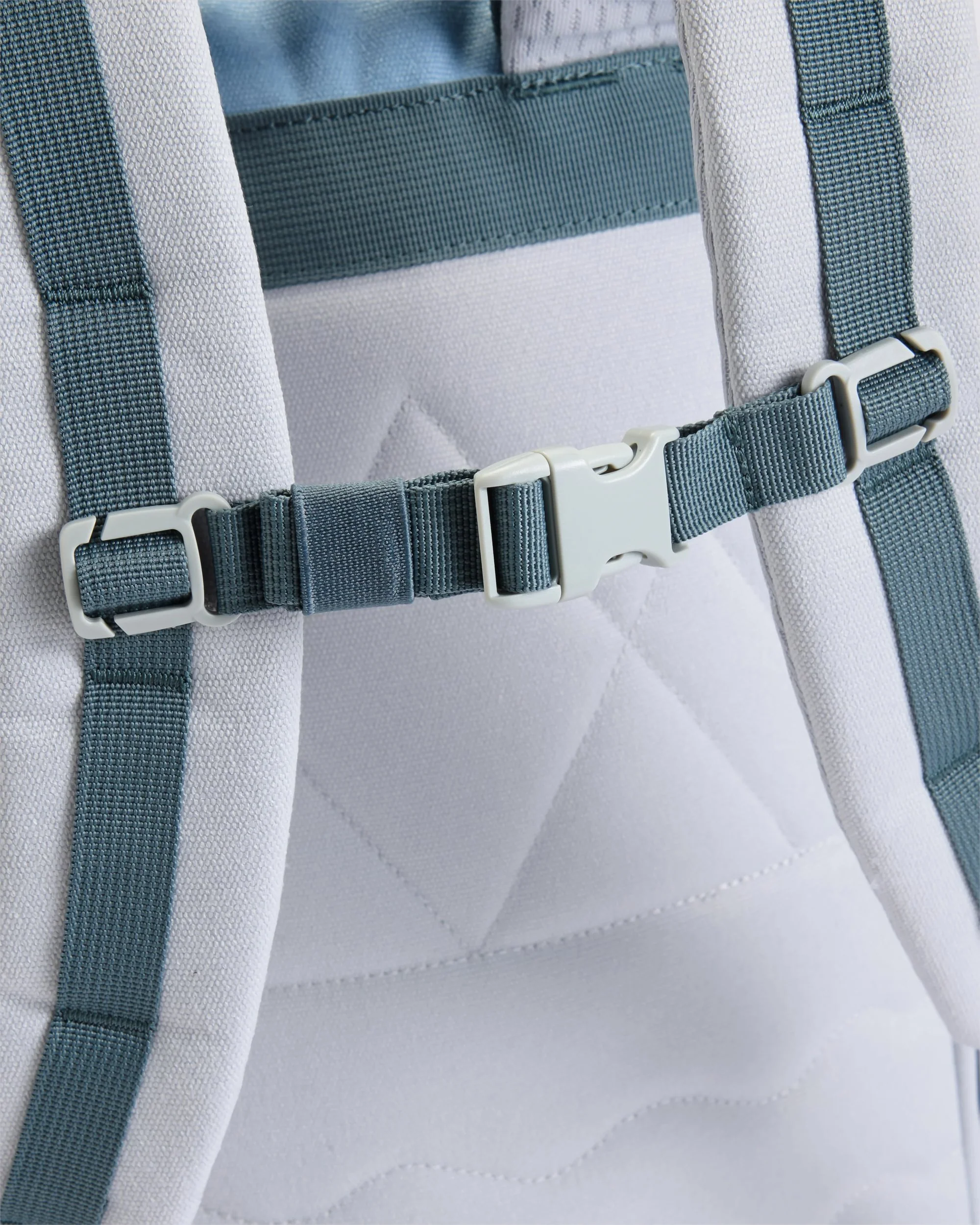 Vantage 24L Backpack - Faded Denim/ Grey Blue - Image 8