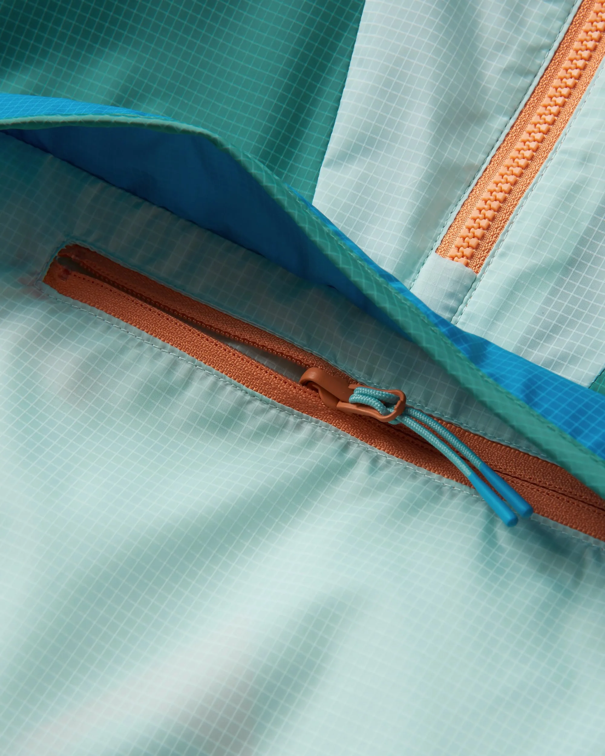 Viento Windshell Anorak - Surf Spray/Deep Sea - Image 10