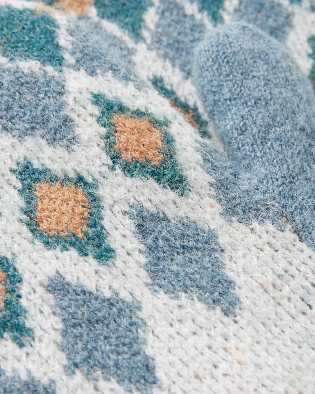 Wave Fleece Lined Mittens - Vintage White - Image 4