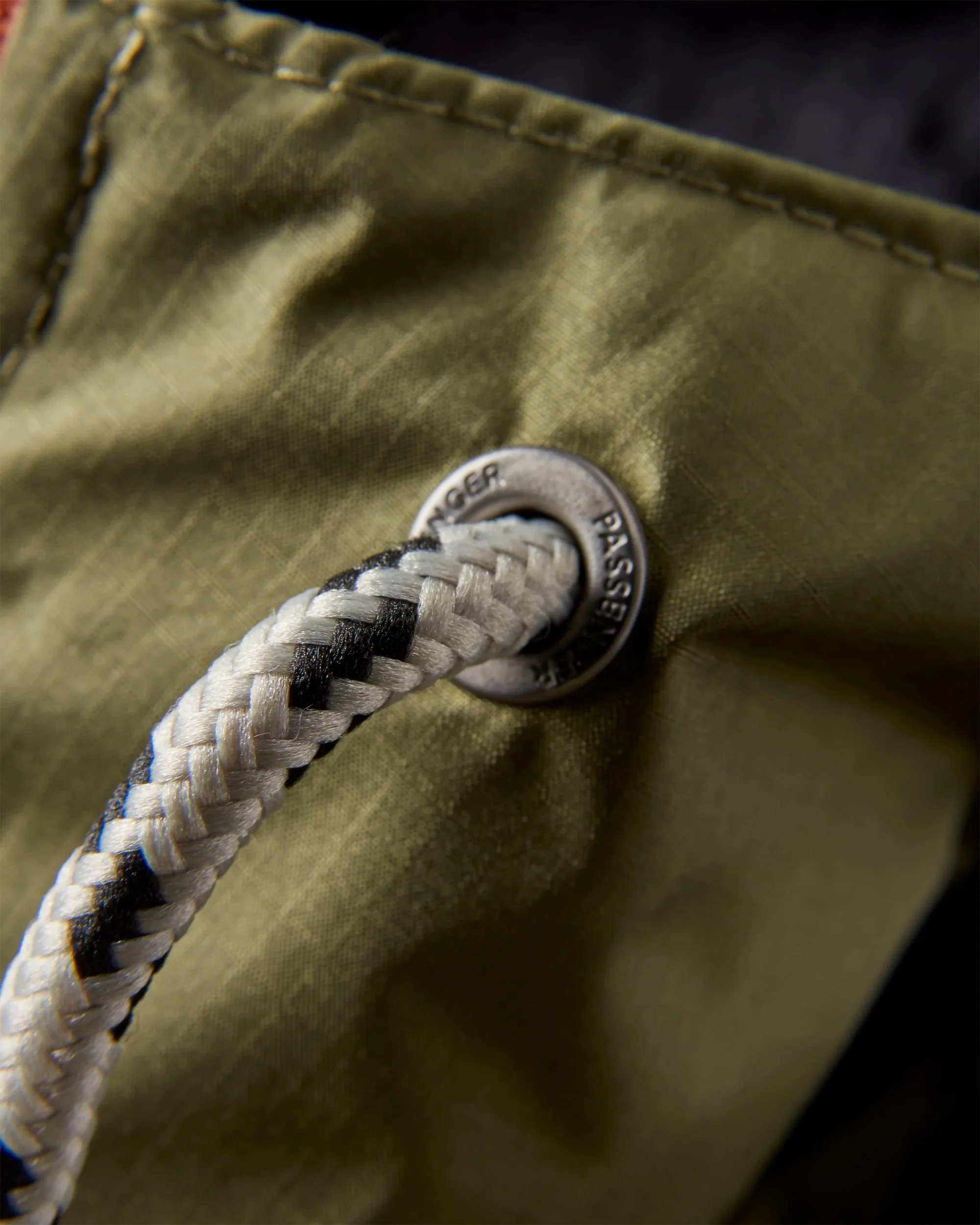 Waves Sherpa Lined Changing Robe - Black/Khaki - Image 10